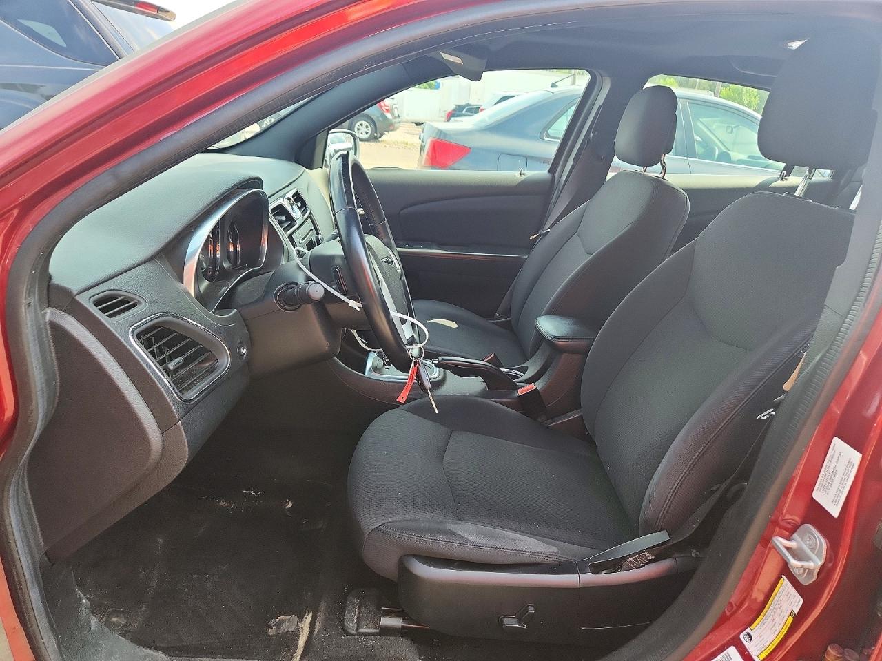 2014 Chrysler 200 Touring Красный vin: 1C3CCBBG6EN179847