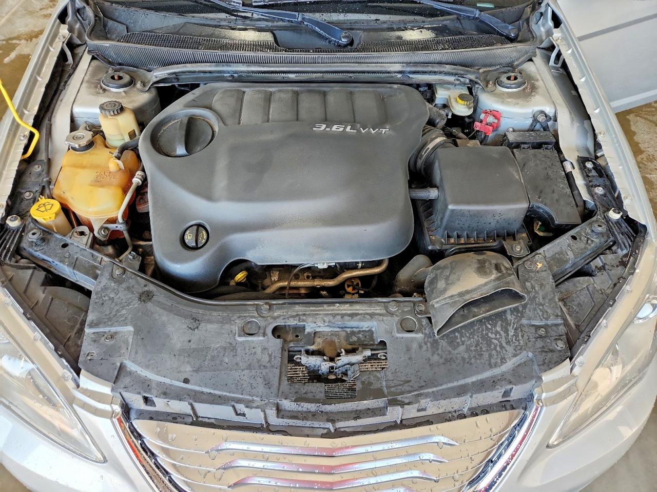 2012 Chrysler 200 Touring Silver vin: 1C3CCBBG7CN131559