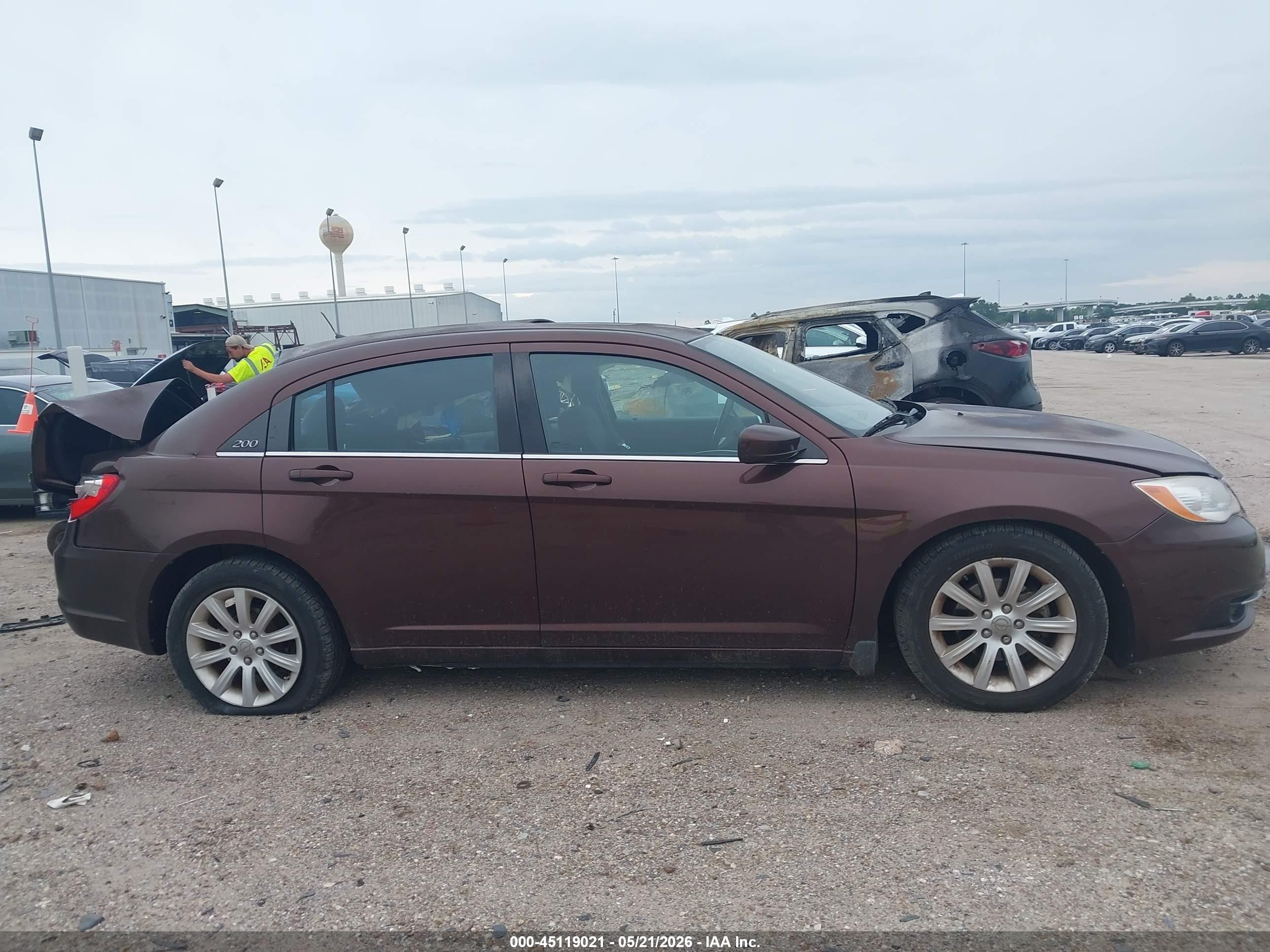 2013 Chrysler 200 Touring Dark Brown vin: 1C3CCBBG7DN659832
