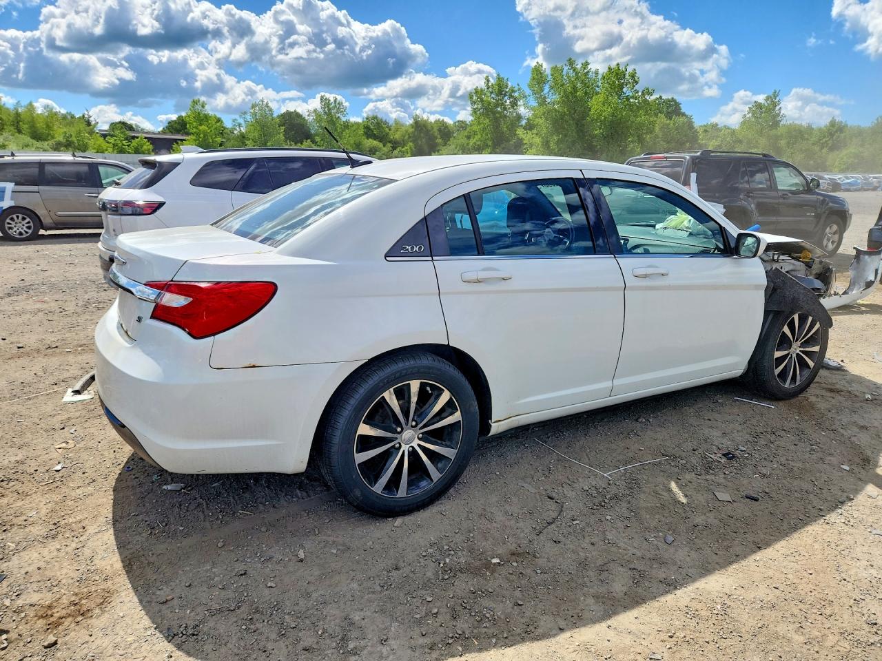 2013 Chrysler 200 Touring White vin: 1C3CCBBG7DN715848