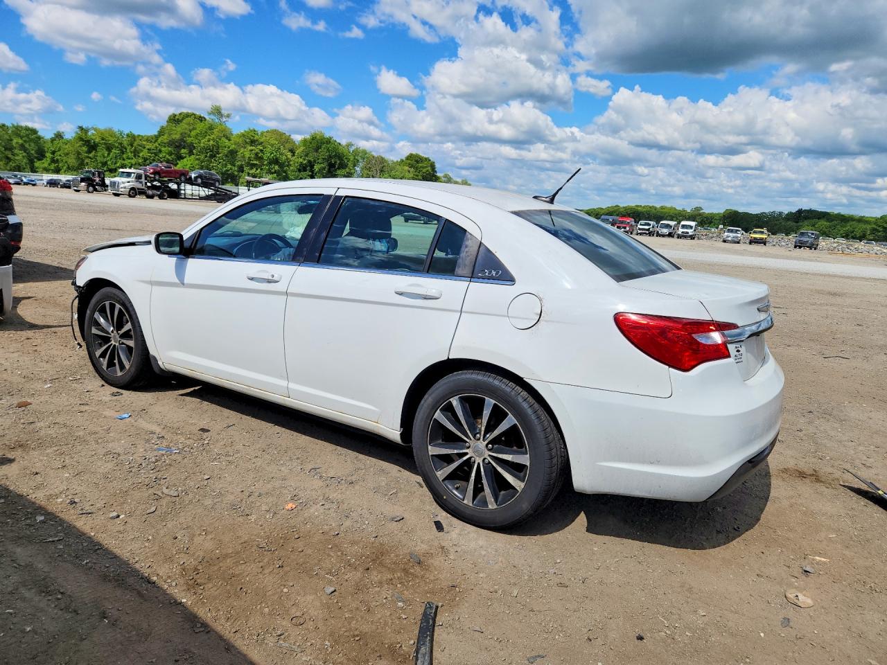 2013 Chrysler 200 Touring White vin: 1C3CCBBG7DN715848