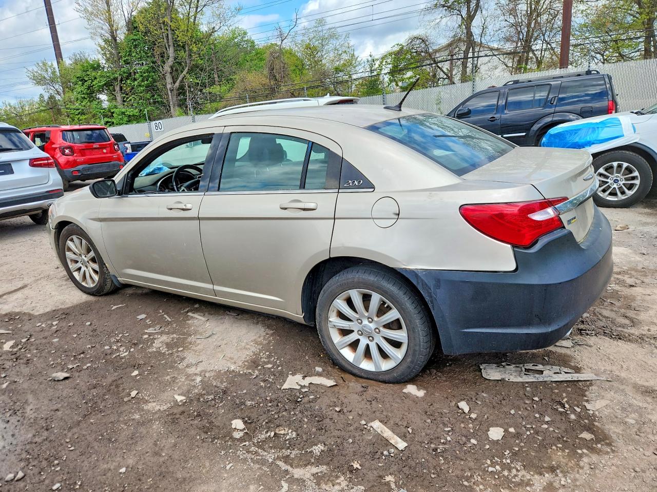 2014 Chrysler 200 Touring Cream vin: 1C3CCBBG7EN114134
