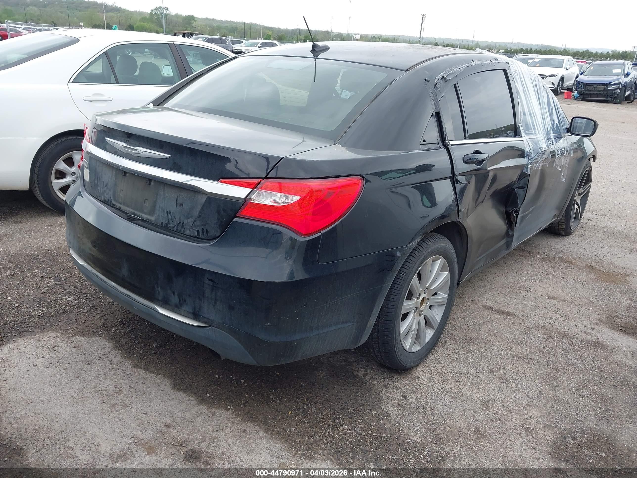 2014 Chrysler 200 Touring Black vin: 1C3CCBBG7EN119639