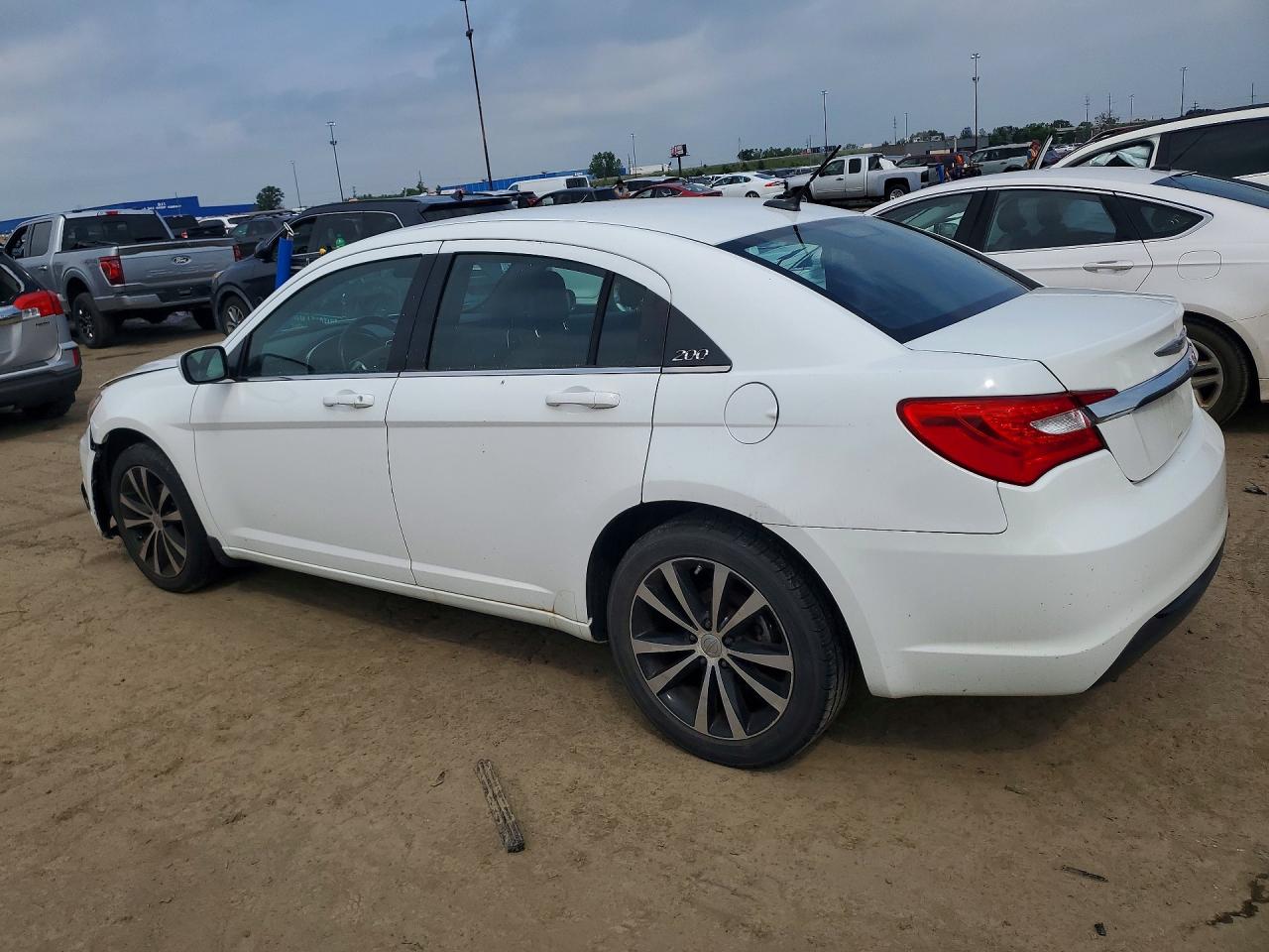 2014 Chrysler 200 Touring Белый vin: 1C3CCBBG7EN120144