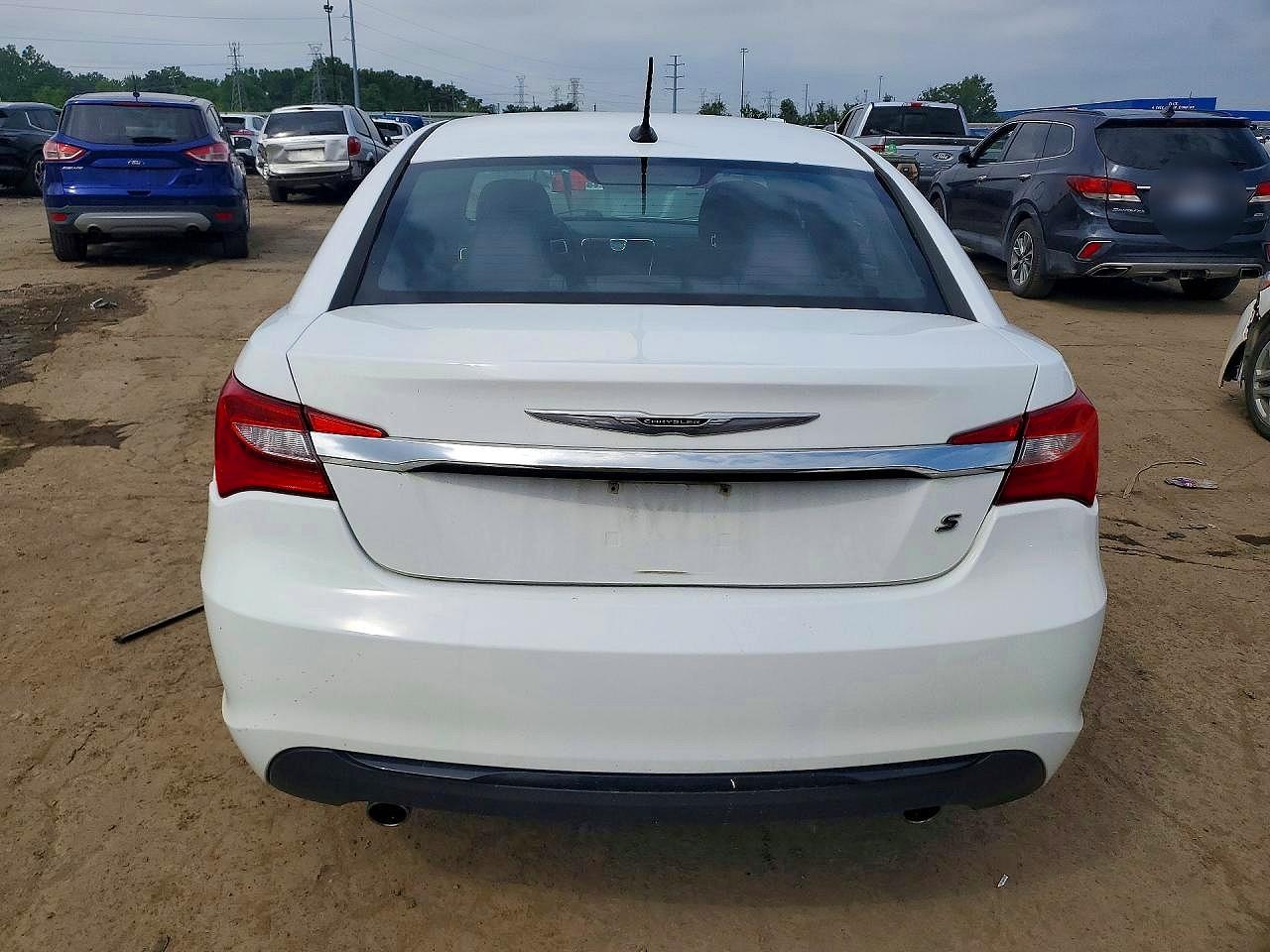 2014 Chrysler 200 Touring Белый vin: 1C3CCBBG7EN120144