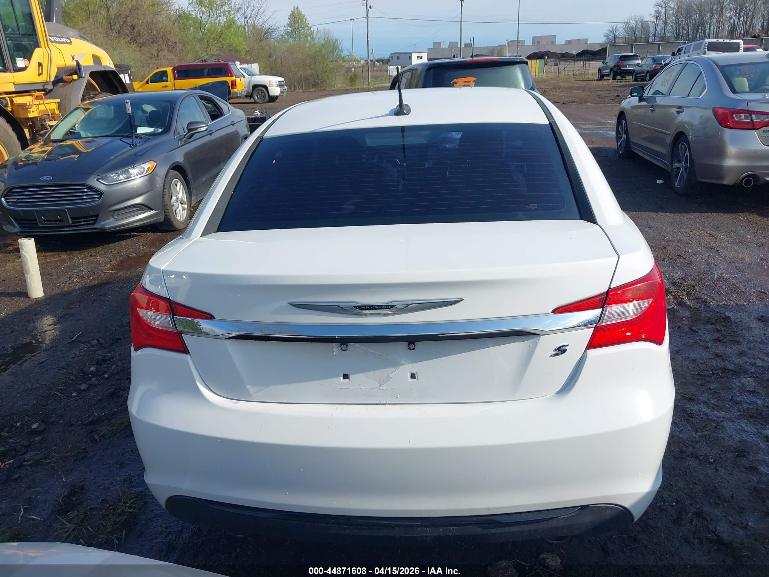2012 Chrysler 200 Touring White vin: 1C3CCBBG8CN257445