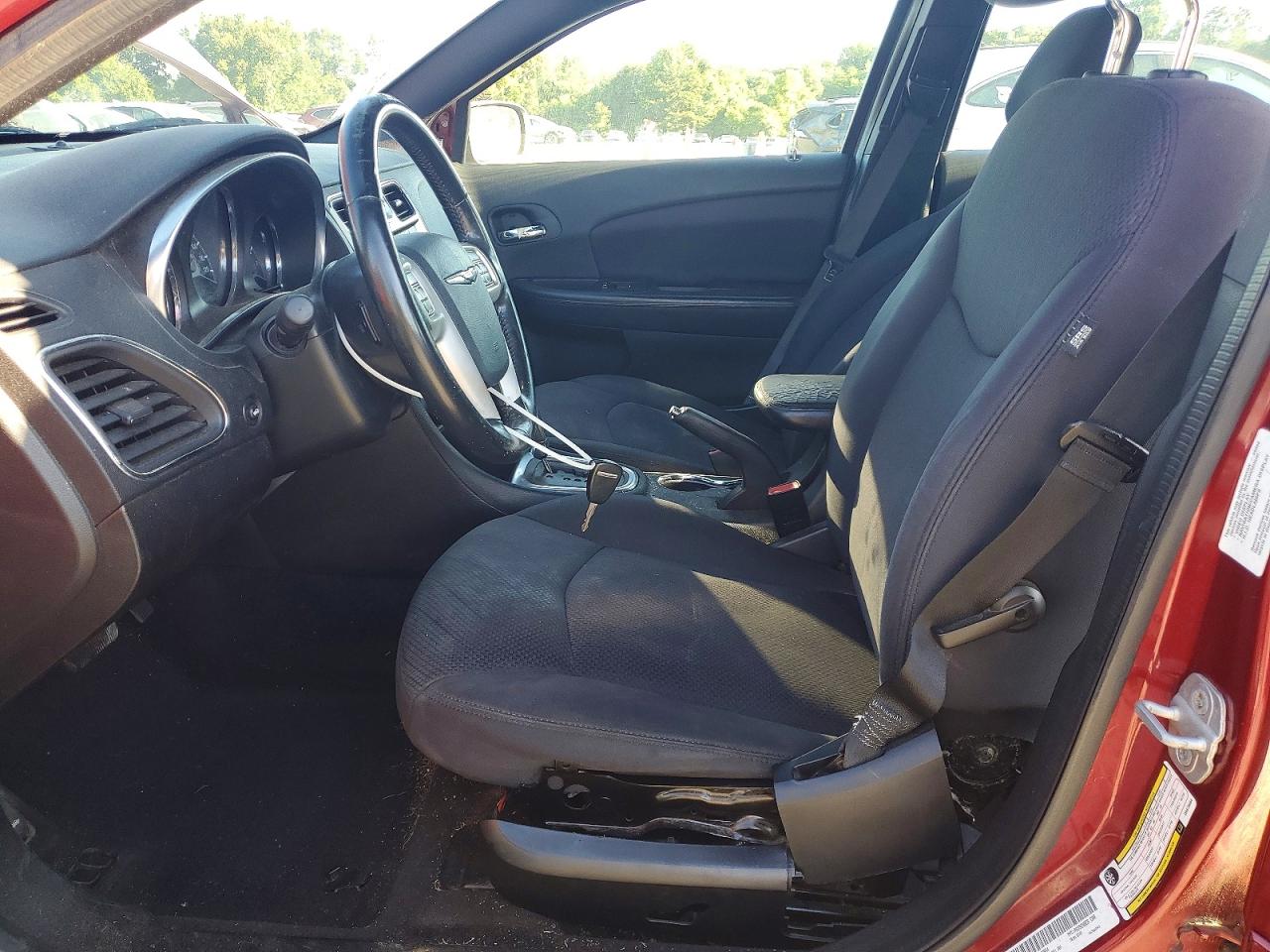 2013 Chrysler 200 Touring Burgundy vin: 1C3CCBBG8DN678664