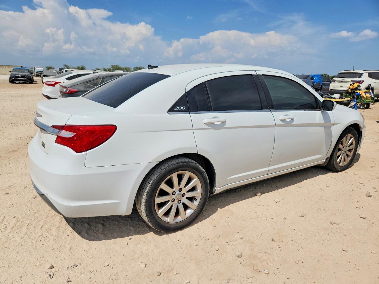 2014 Chrysler 200 Touring Белый vin: 1C3CCBBG8EN114529
