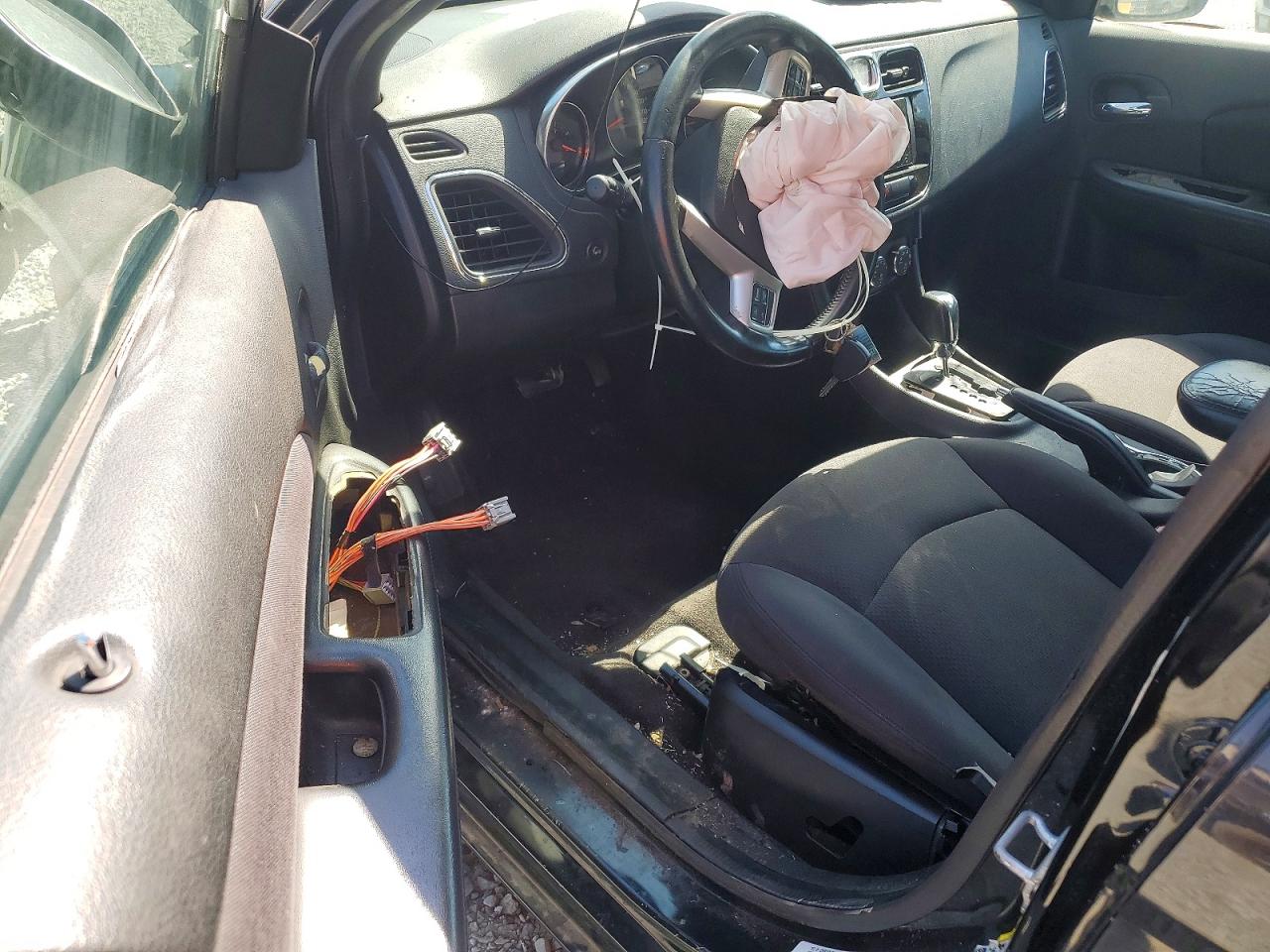 2014 Chrysler 200 Touring Черный vin: 1C3CCBBG8EN120122