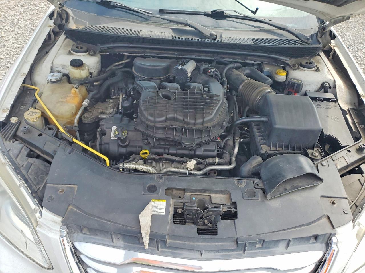 2012 Chrysler 200 Touring Белый vin: 1C3CCBBG9CN328975
