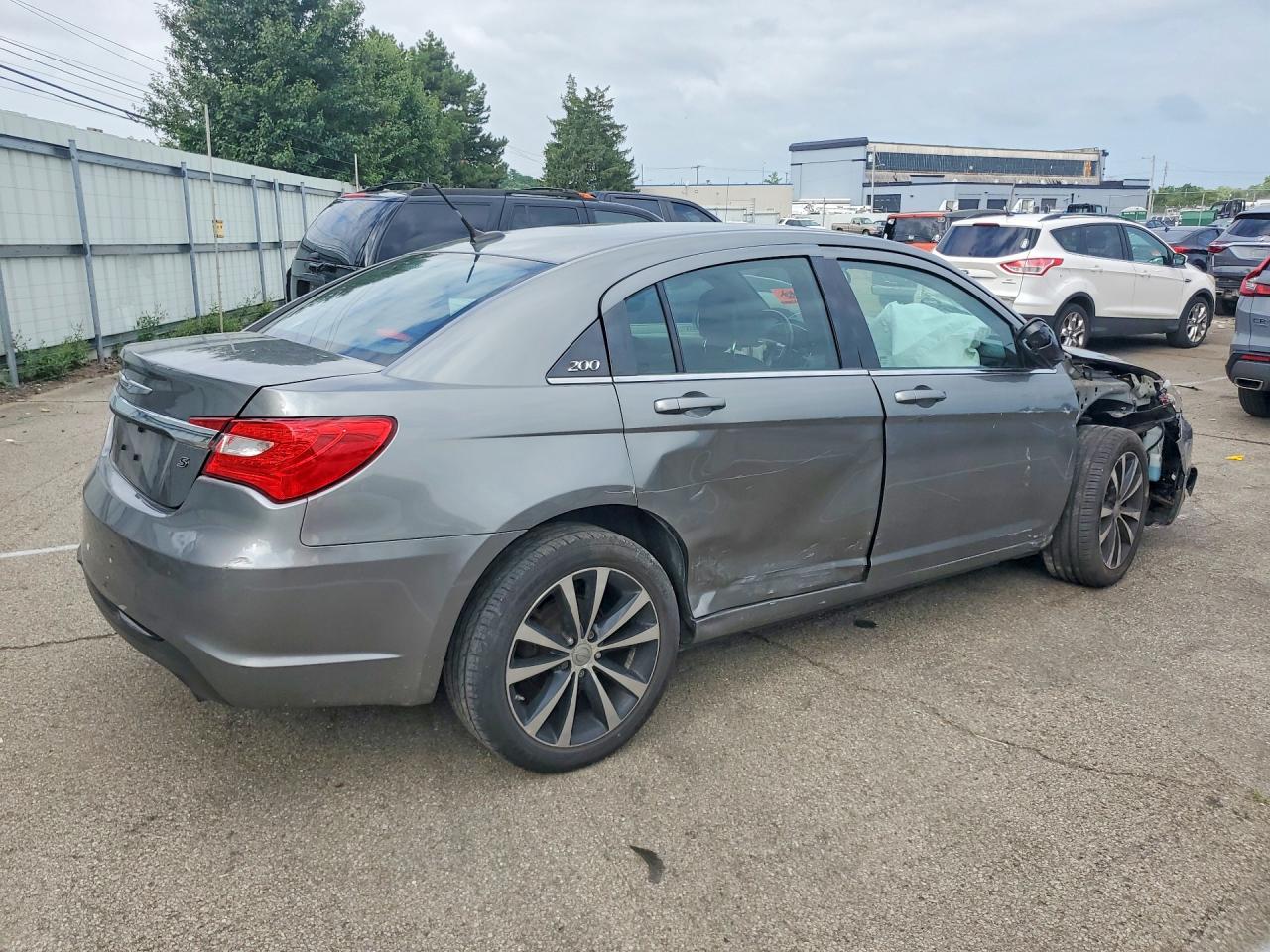 2013 Chrysler 200 Touring Silver vin: 1C3CCBBG9DN684781