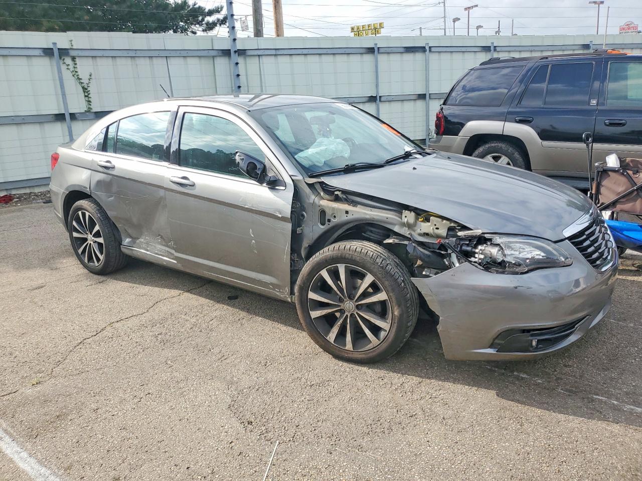 2013 Chrysler 200 Touring Silver vin: 1C3CCBBG9DN684781