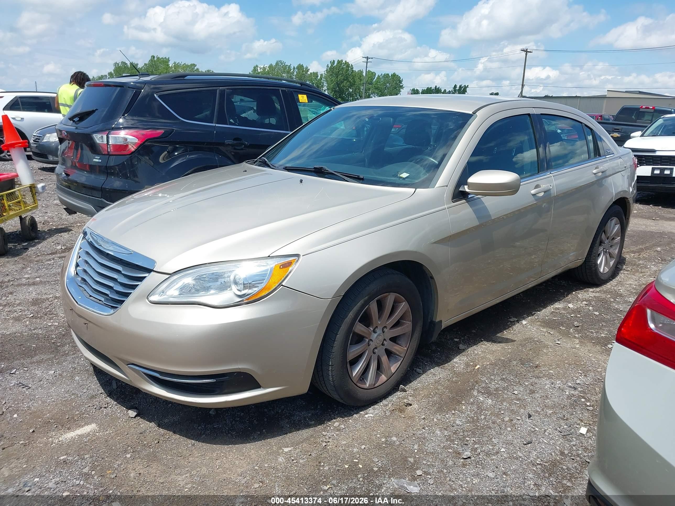2014 Chrysler 200 Touring Tan vin: 1C3CCBBG9EN114152
