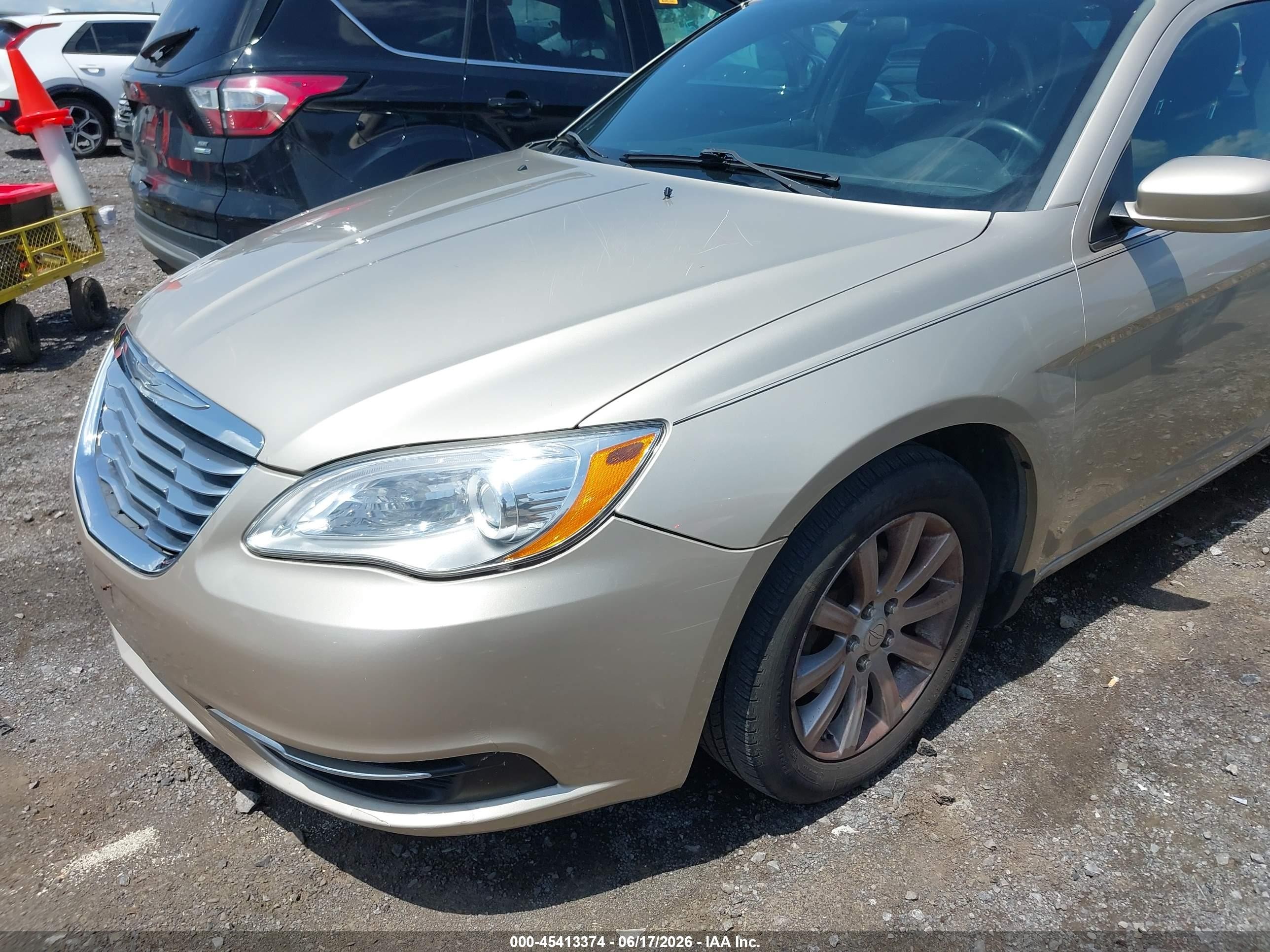 2014 Chrysler 200 Touring Tan vin: 1C3CCBBG9EN114152