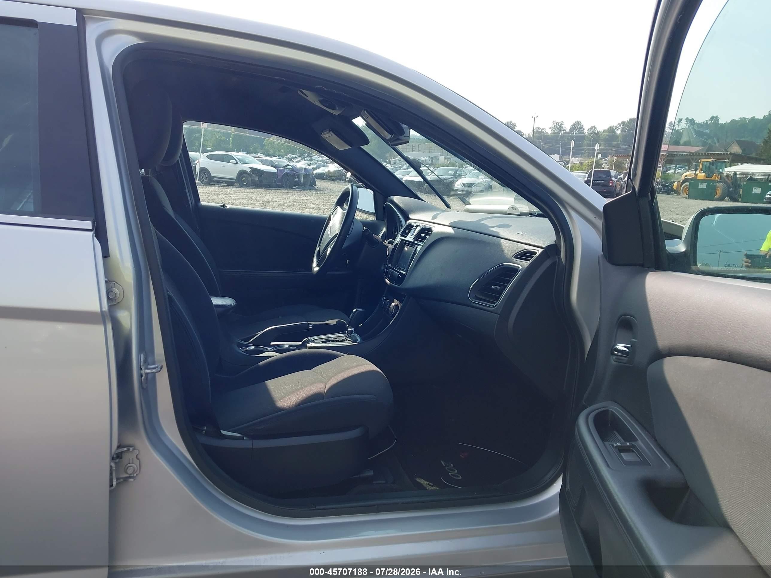 2012 Chrysler 200 Touring Silver vin: 1C3CCBBGXCN210384