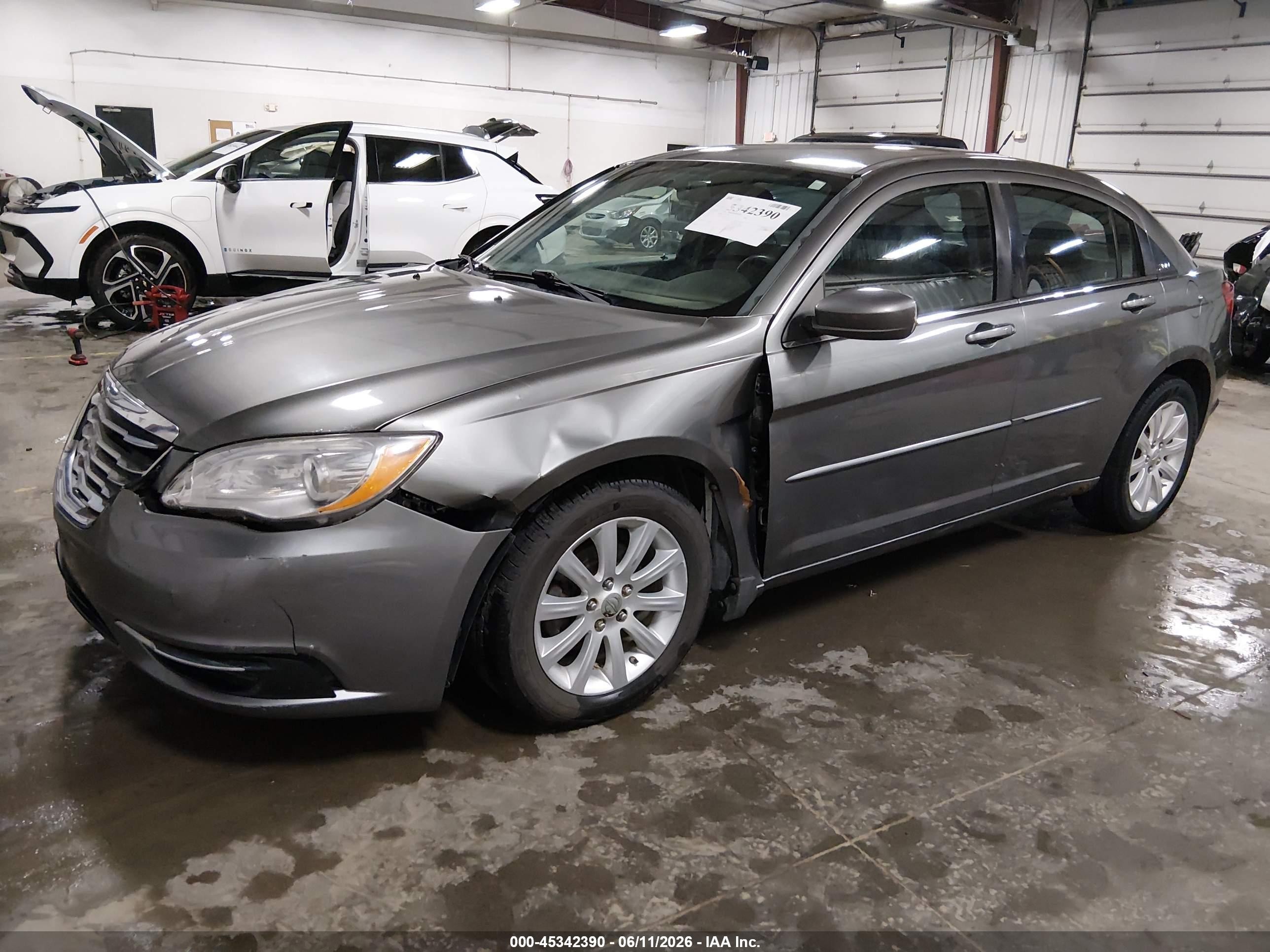 2013 Chrysler 200 Touring Gray vin: 1C3CCBBGXDN755504