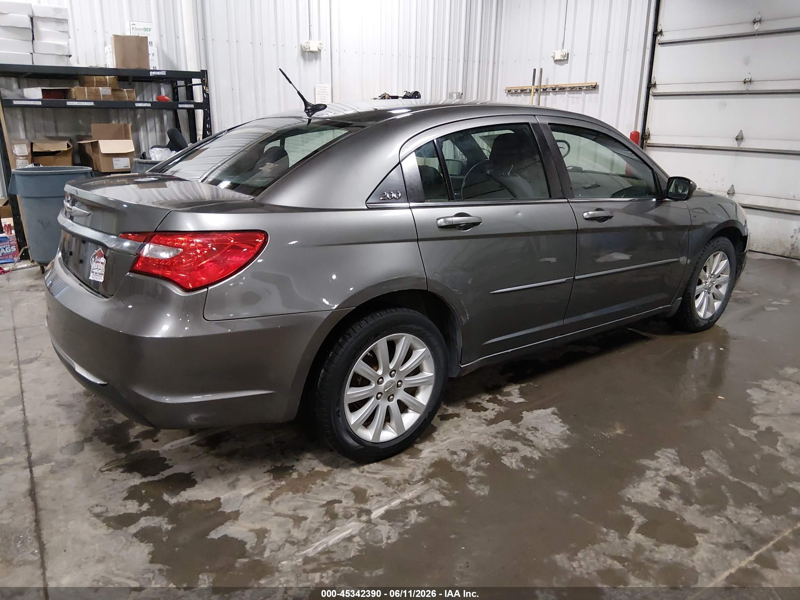 2013 Chrysler 200 Touring Gray vin: 1C3CCBBGXDN755504