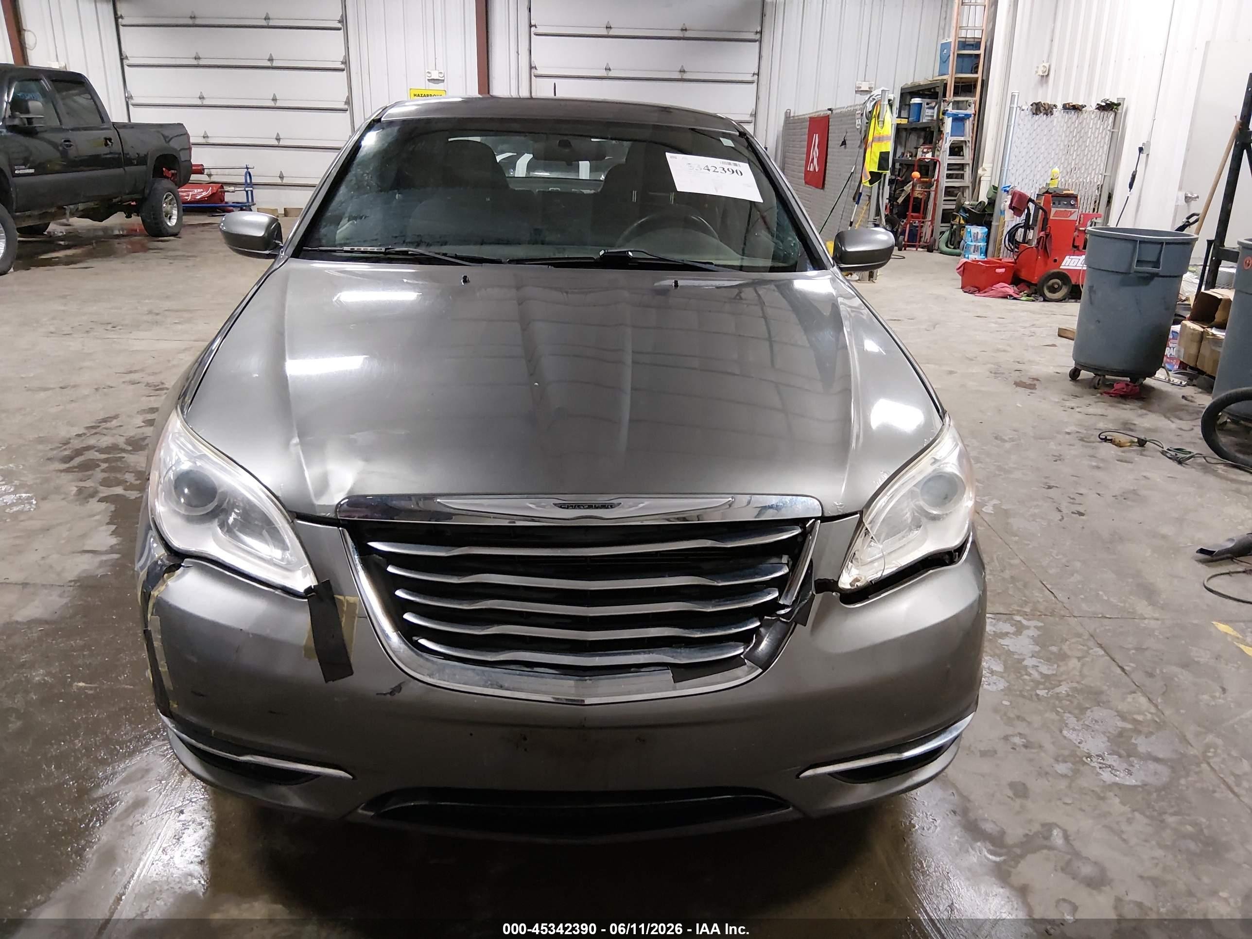 2013 Chrysler 200 Touring Gray vin: 1C3CCBBGXDN755504