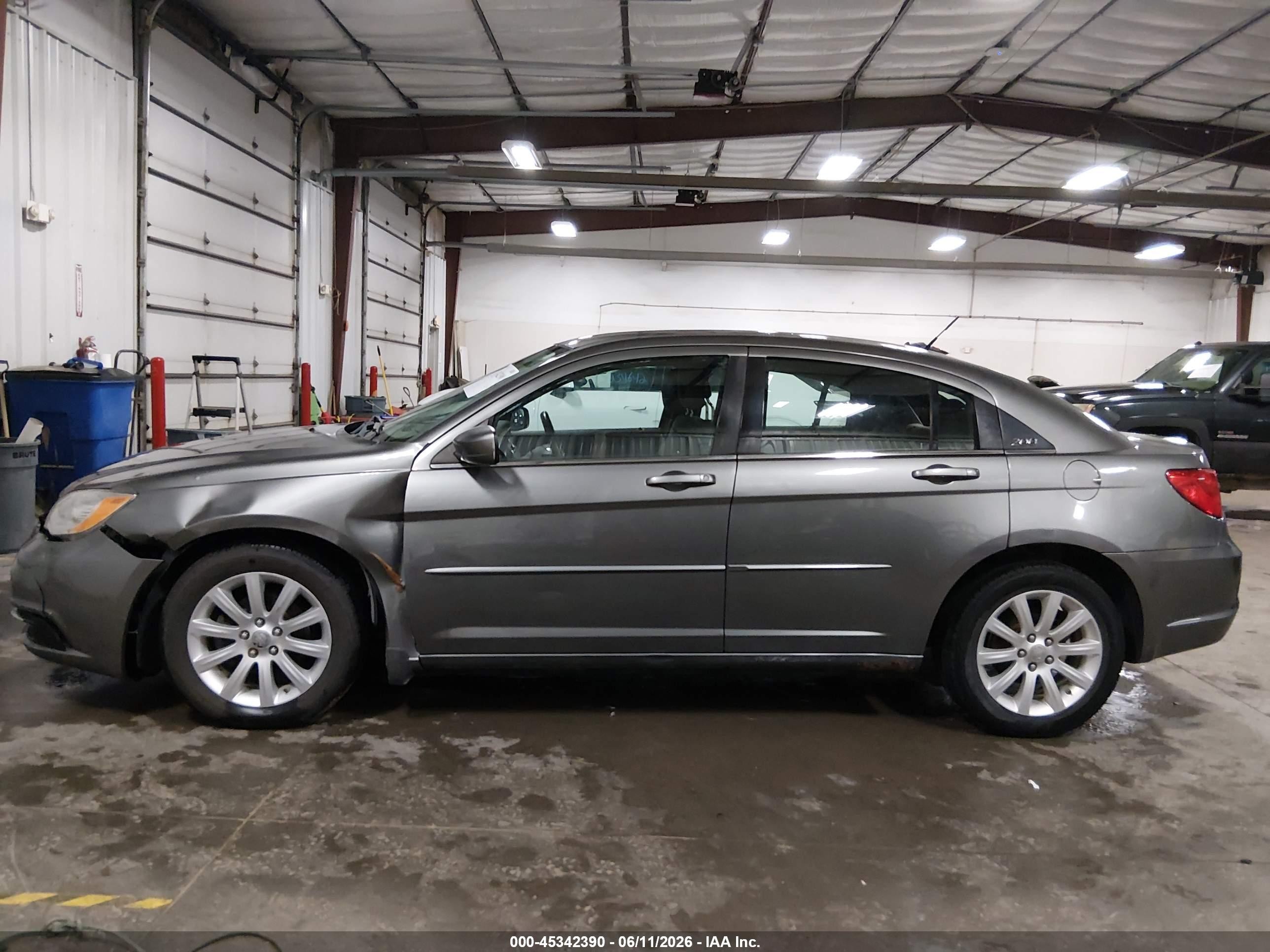 2013 Chrysler 200 Touring Gray vin: 1C3CCBBGXDN755504