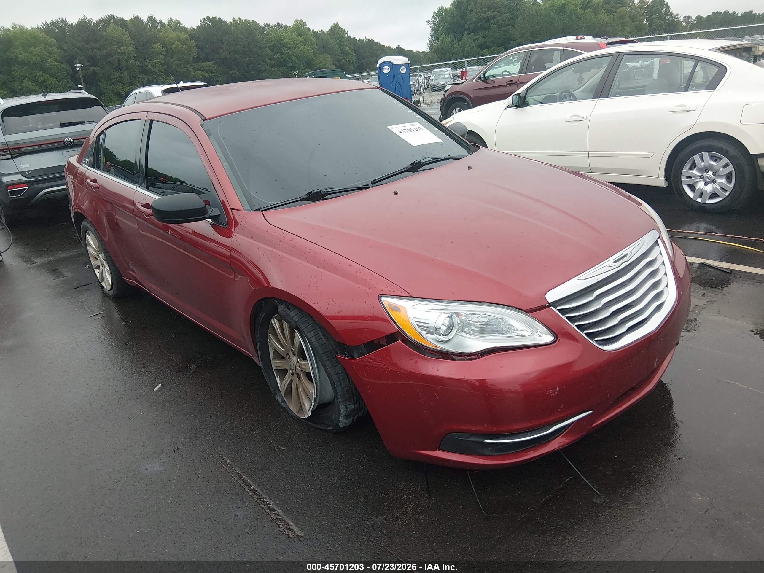2014 Chrysler 200 Touring Red vin: 1C3CCBBGXEN145023