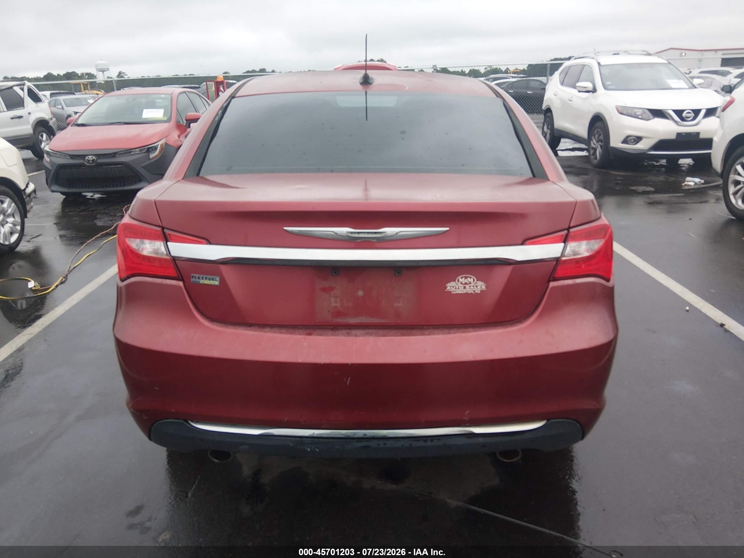 2014 Chrysler 200 Touring Red vin: 1C3CCBBGXEN145023
