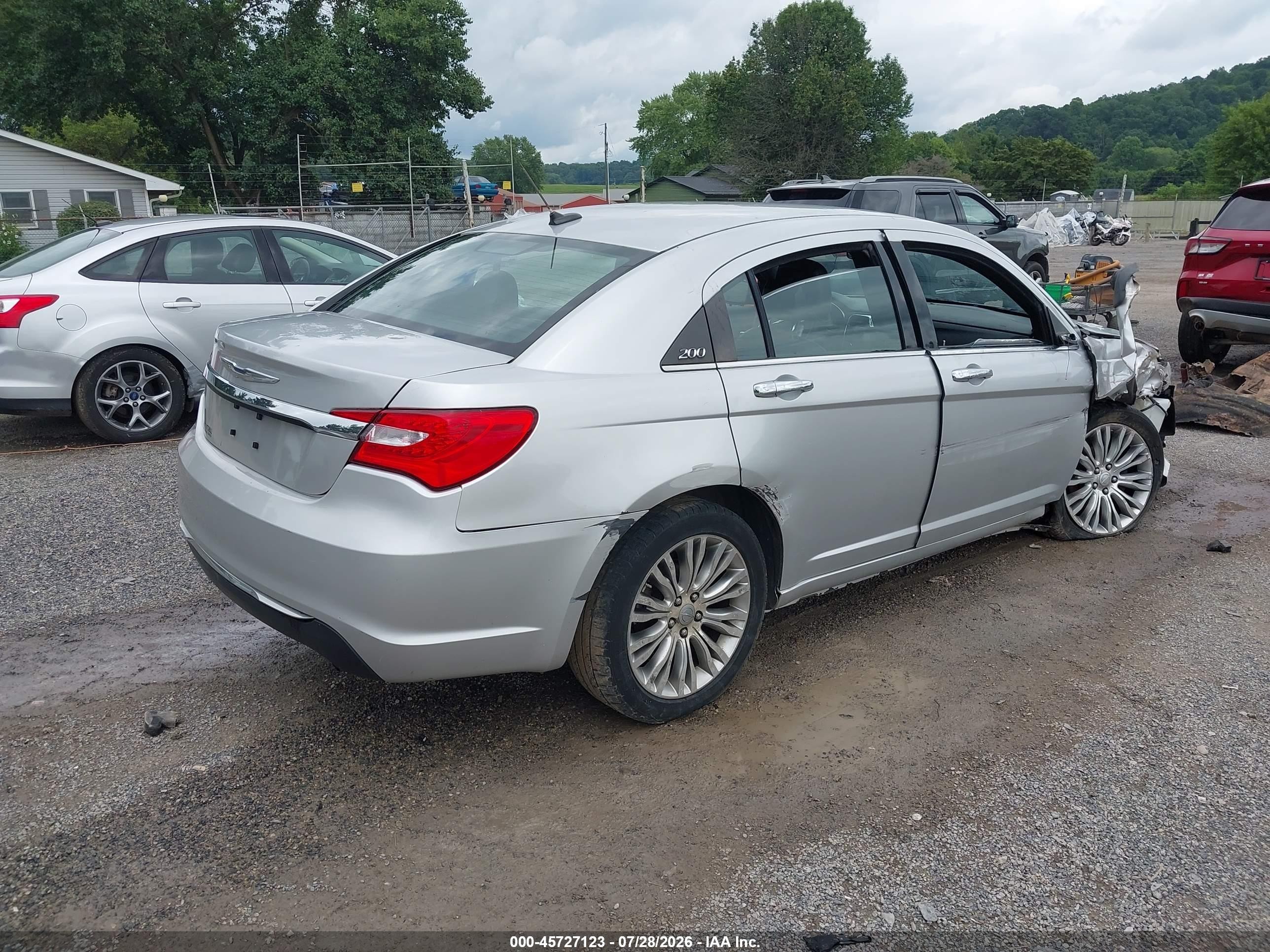 2012 Chrysler 200 Limited Silver vin: 1C3CCBCB1CN330044