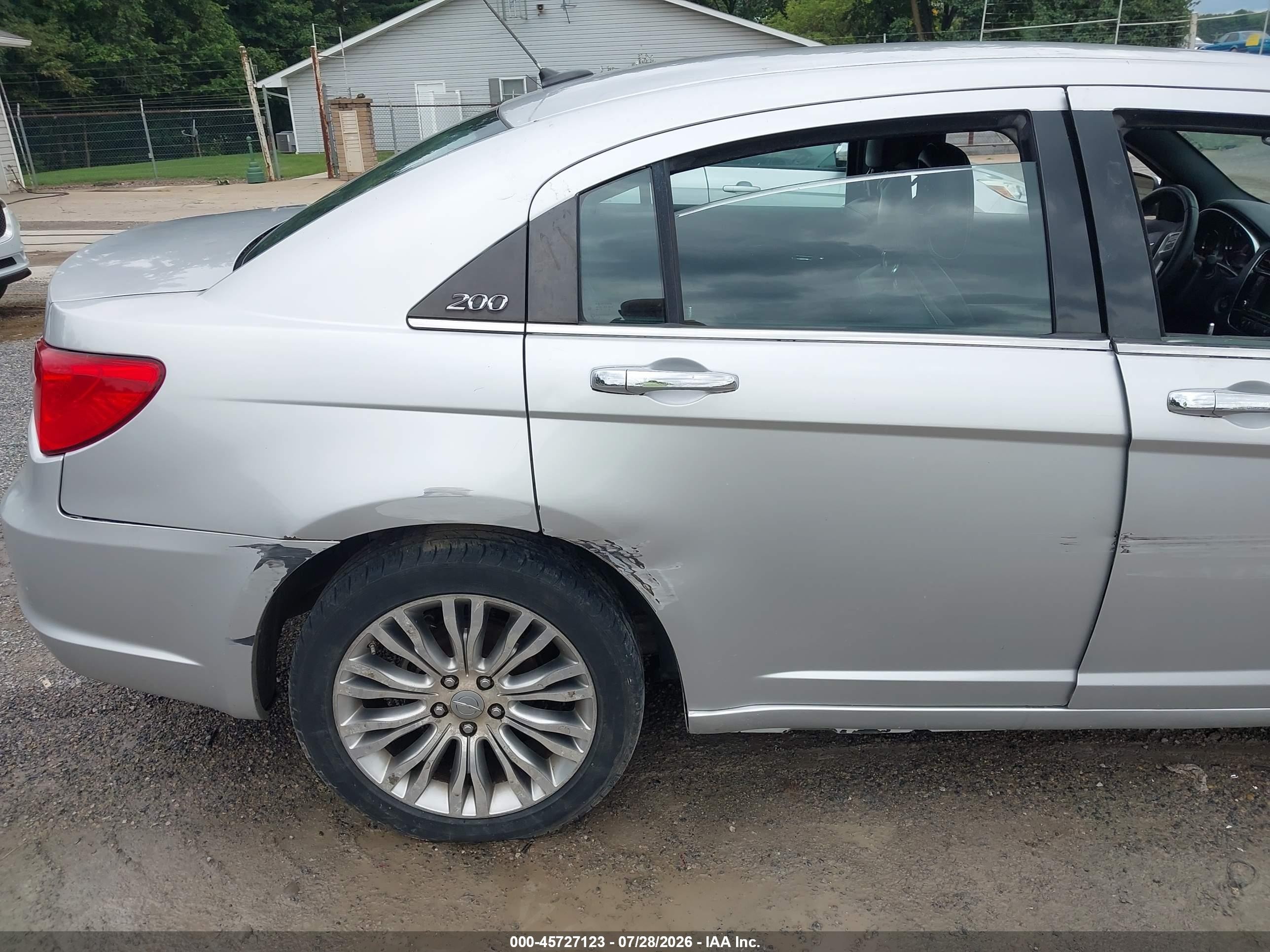 2012 Chrysler 200 Limited Silver vin: 1C3CCBCB1CN330044
