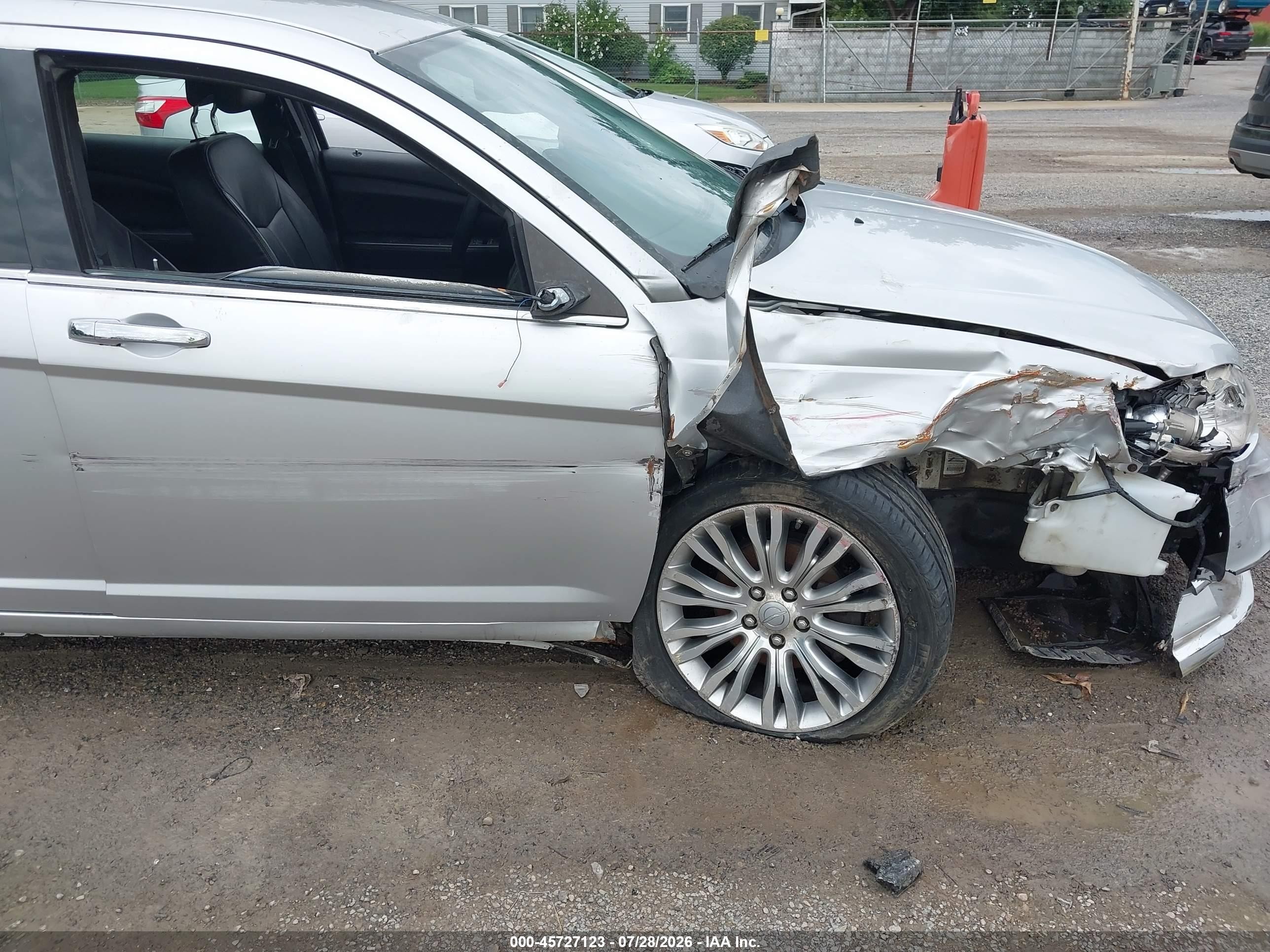 2012 Chrysler 200 Limited Silver vin: 1C3CCBCB1CN330044