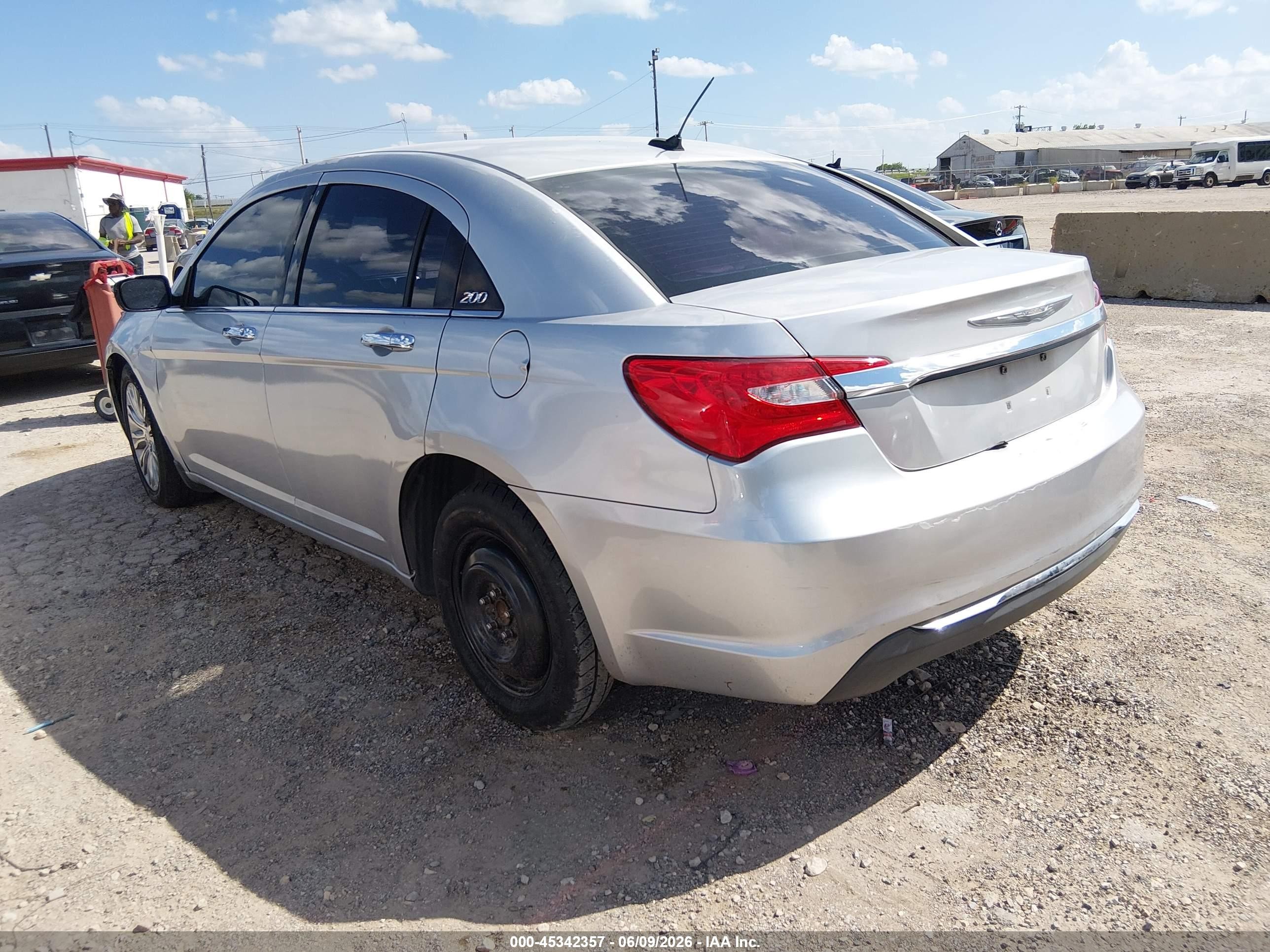 2012 Chrysler 200 Limited Silver vin: 1C3CCBCB3CN197190
