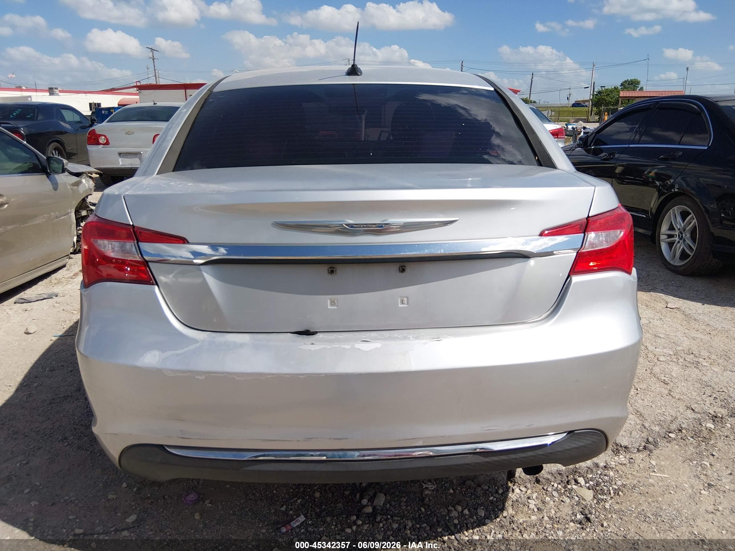 2012 Chrysler 200 Limited Silver vin: 1C3CCBCB3CN197190