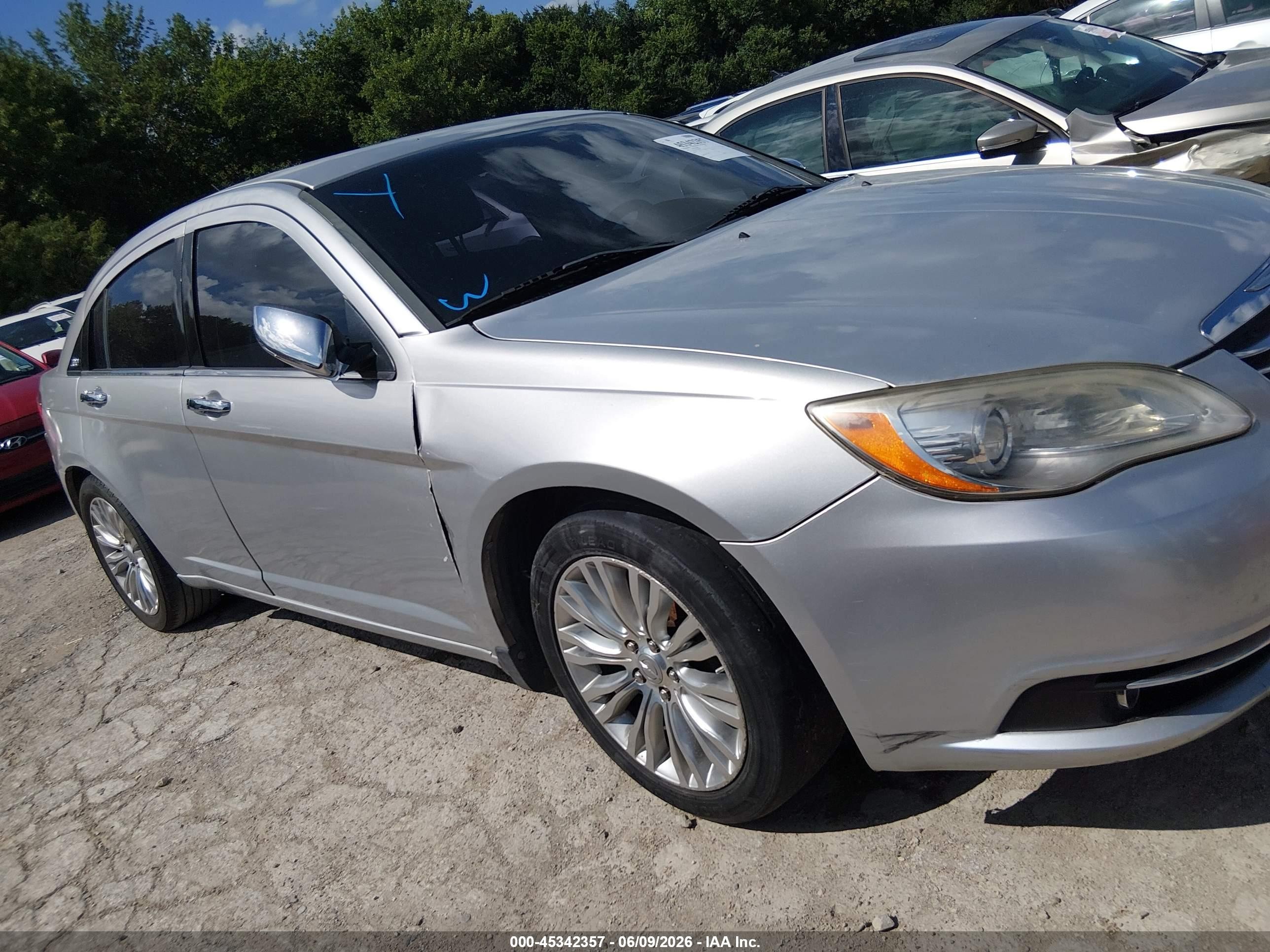 2012 Chrysler 200 Limited Silver vin: 1C3CCBCB3CN197190