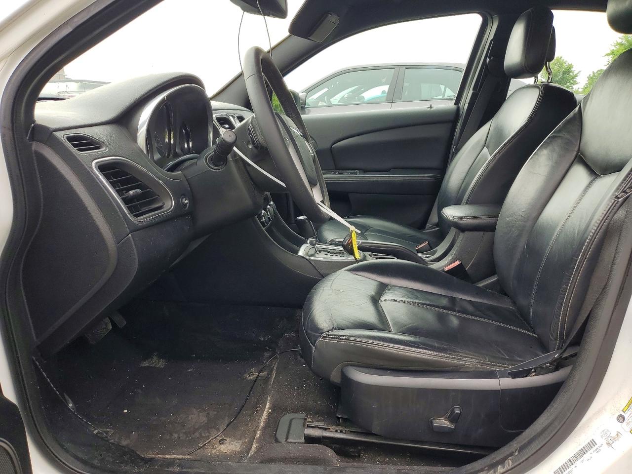 2013 Chrysler 200 Limited White vin: 1C3CCBCB4DN633207