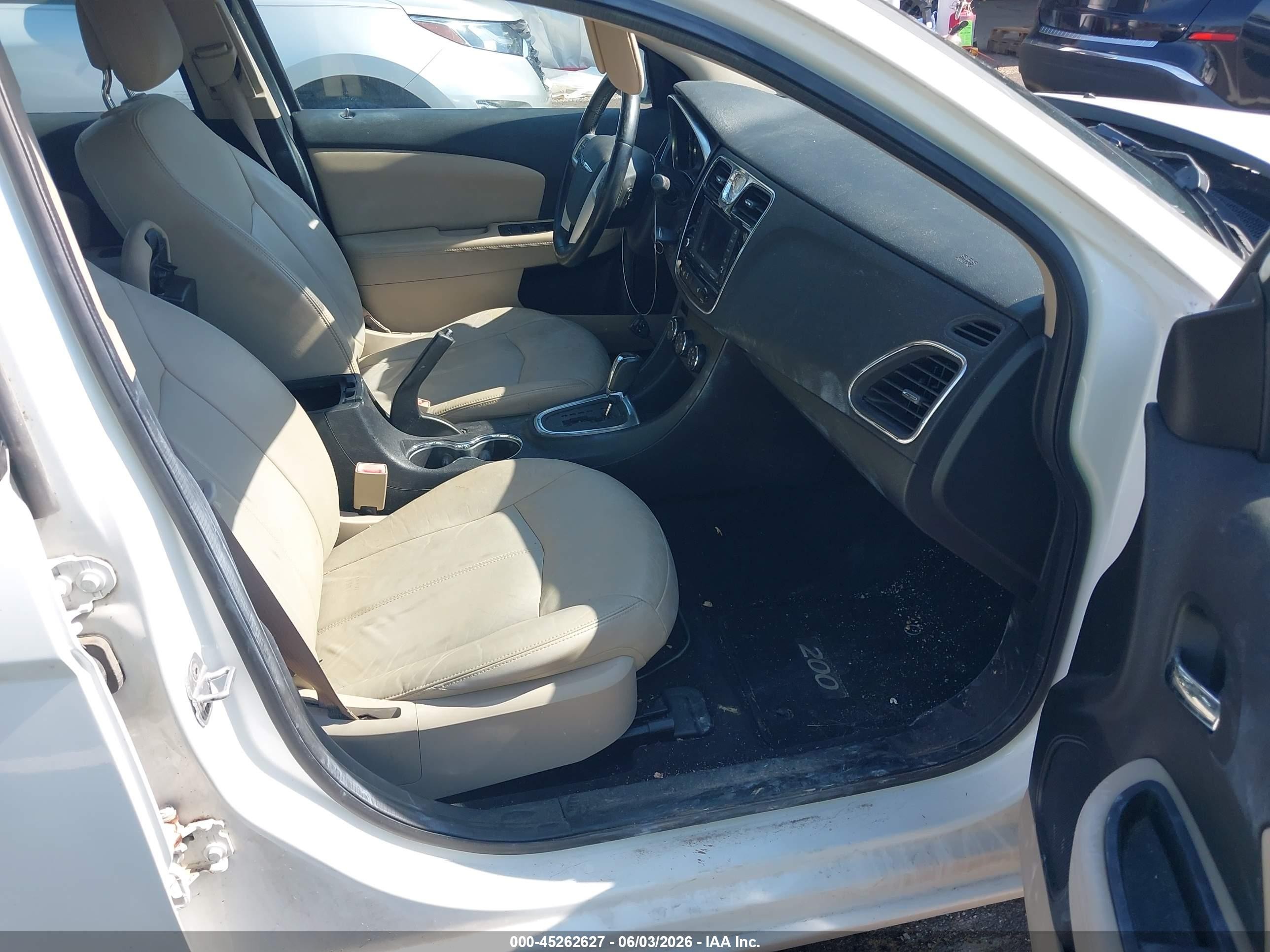 2012 Chrysler 200 Limited Белый vin: 1C3CCBCB6CN178830