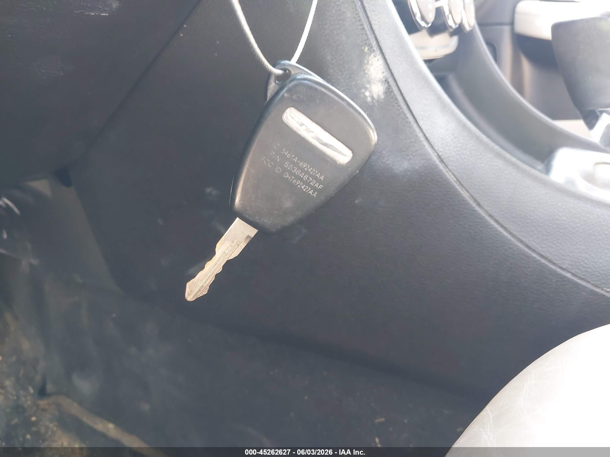 2012 Chrysler 200 Limited Белый vin: 1C3CCBCB6CN178830