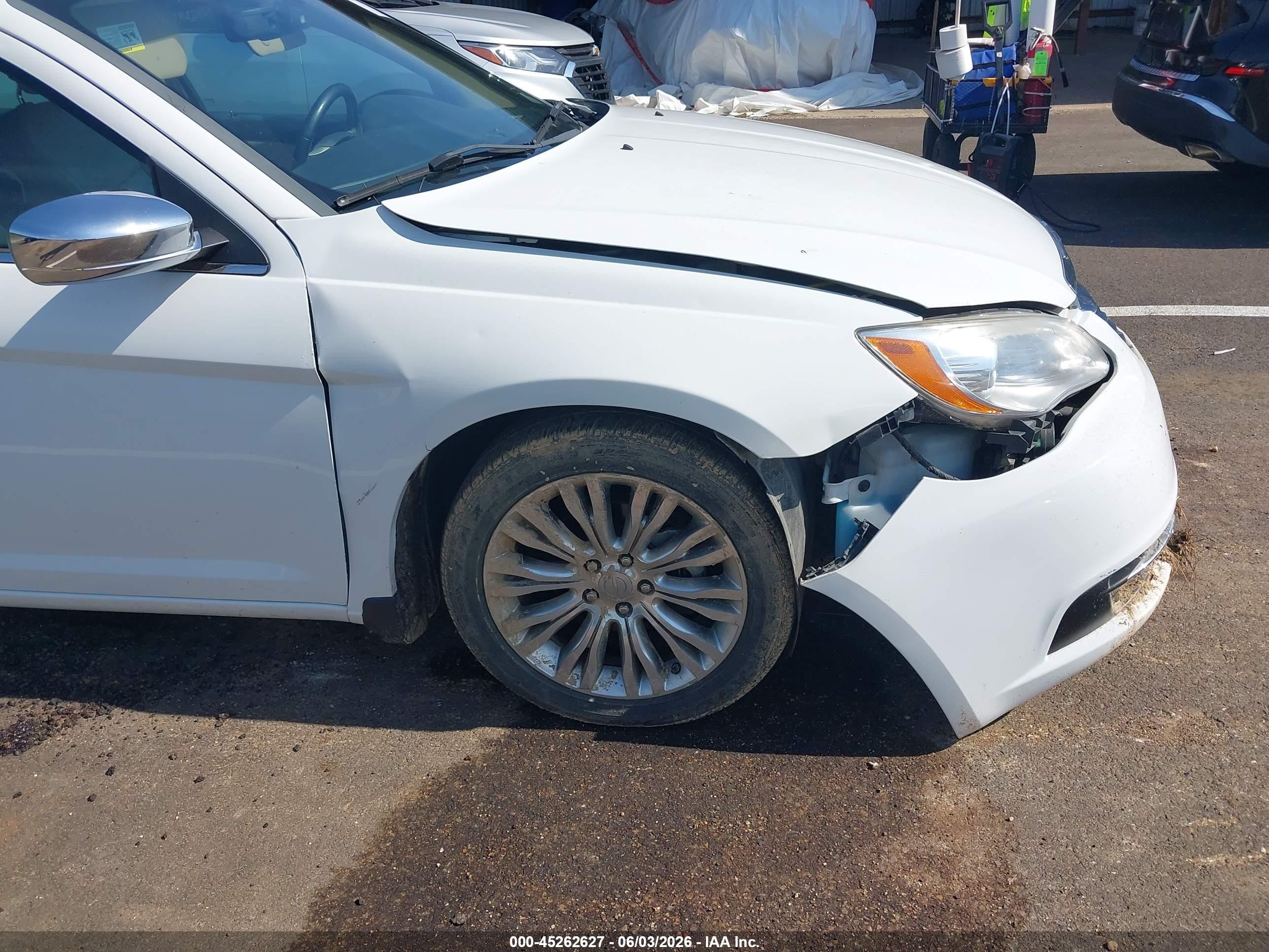 2012 Chrysler 200 Limited Белый vin: 1C3CCBCB6CN178830
