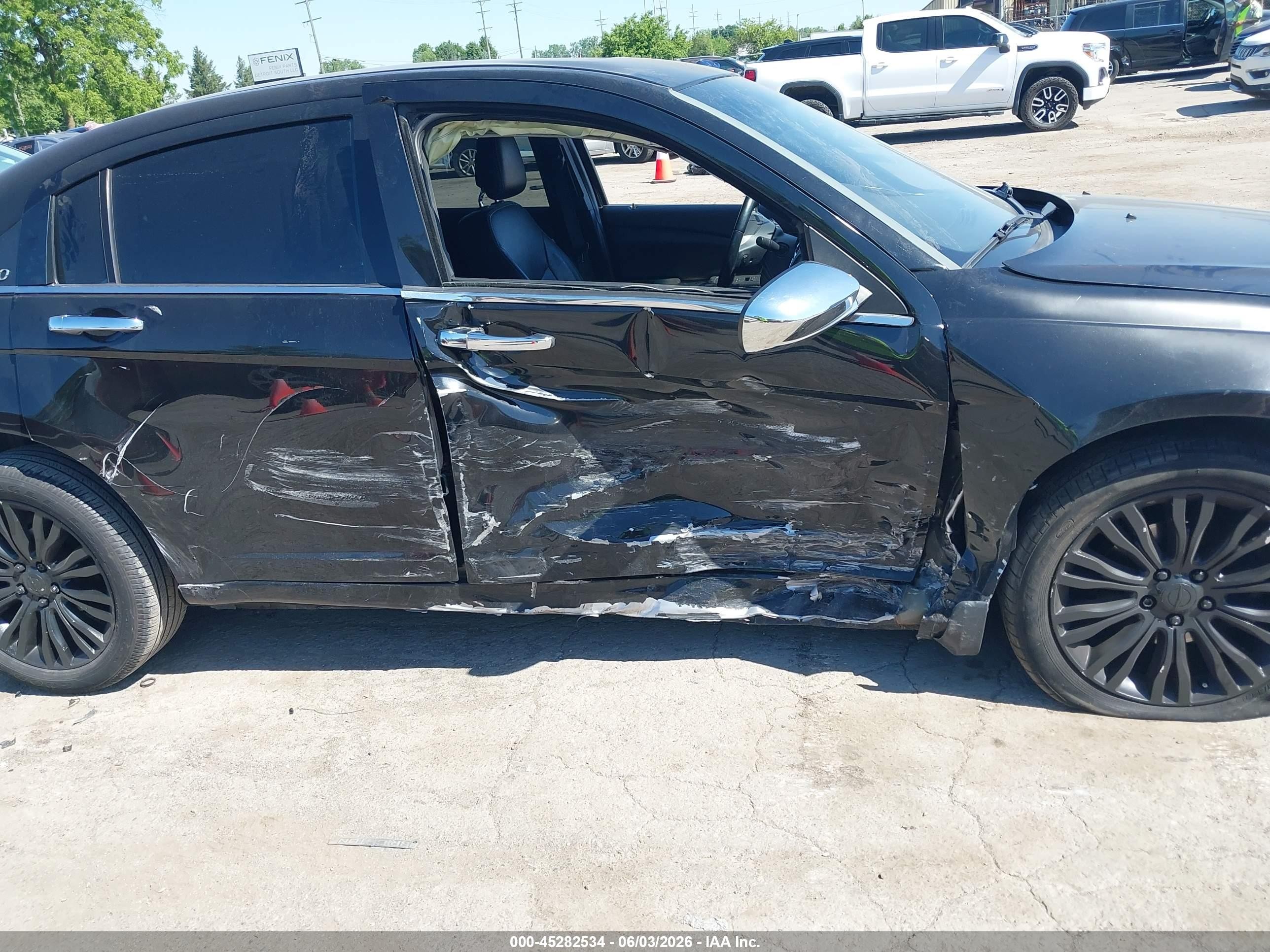 2012 Chrysler 200 Limited Черный vin: 1C3CCBCB7CN210751