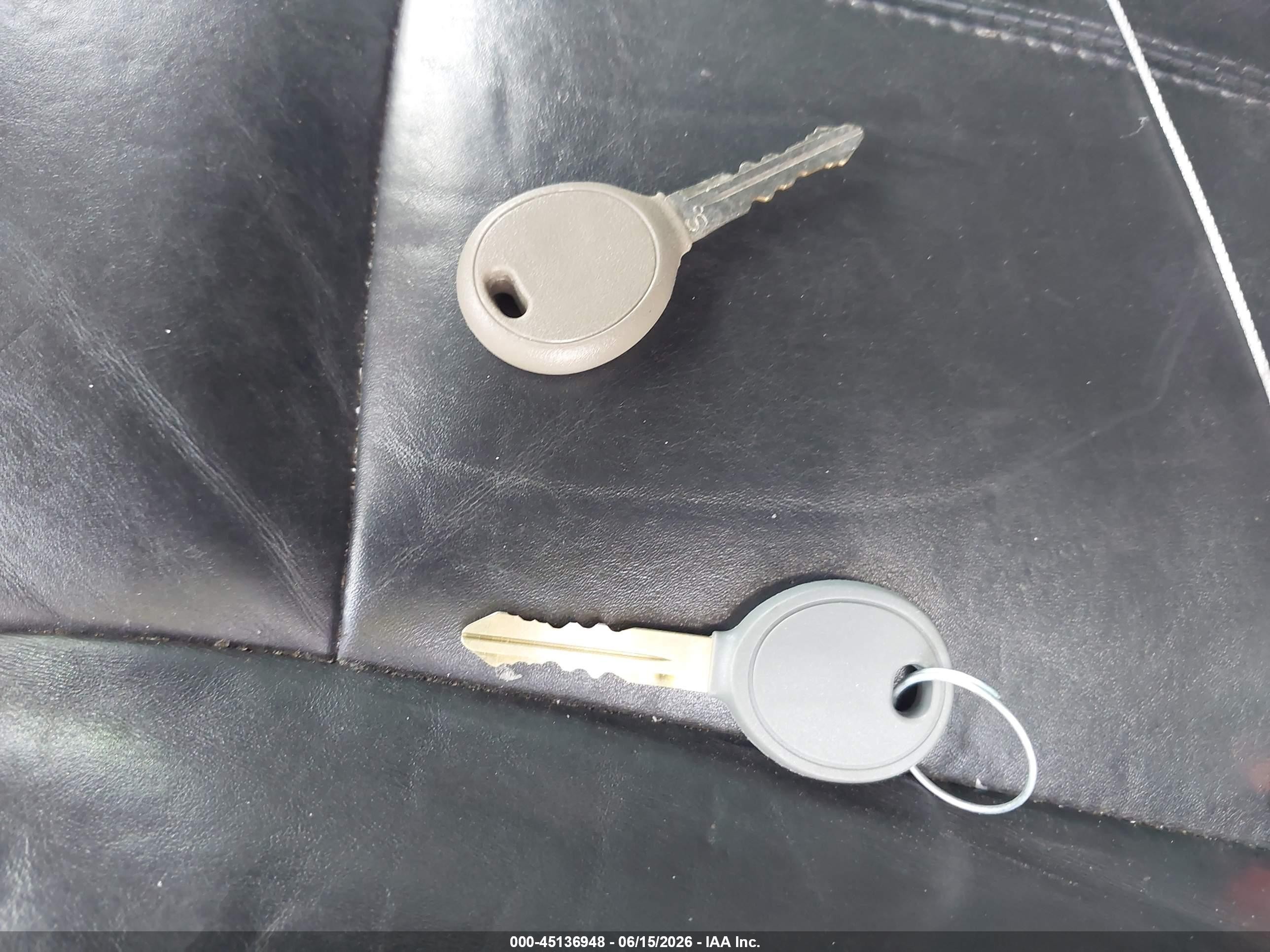2012 Chrysler 200 Limited Серебряный vin: 1C3CCBCB8CN175394