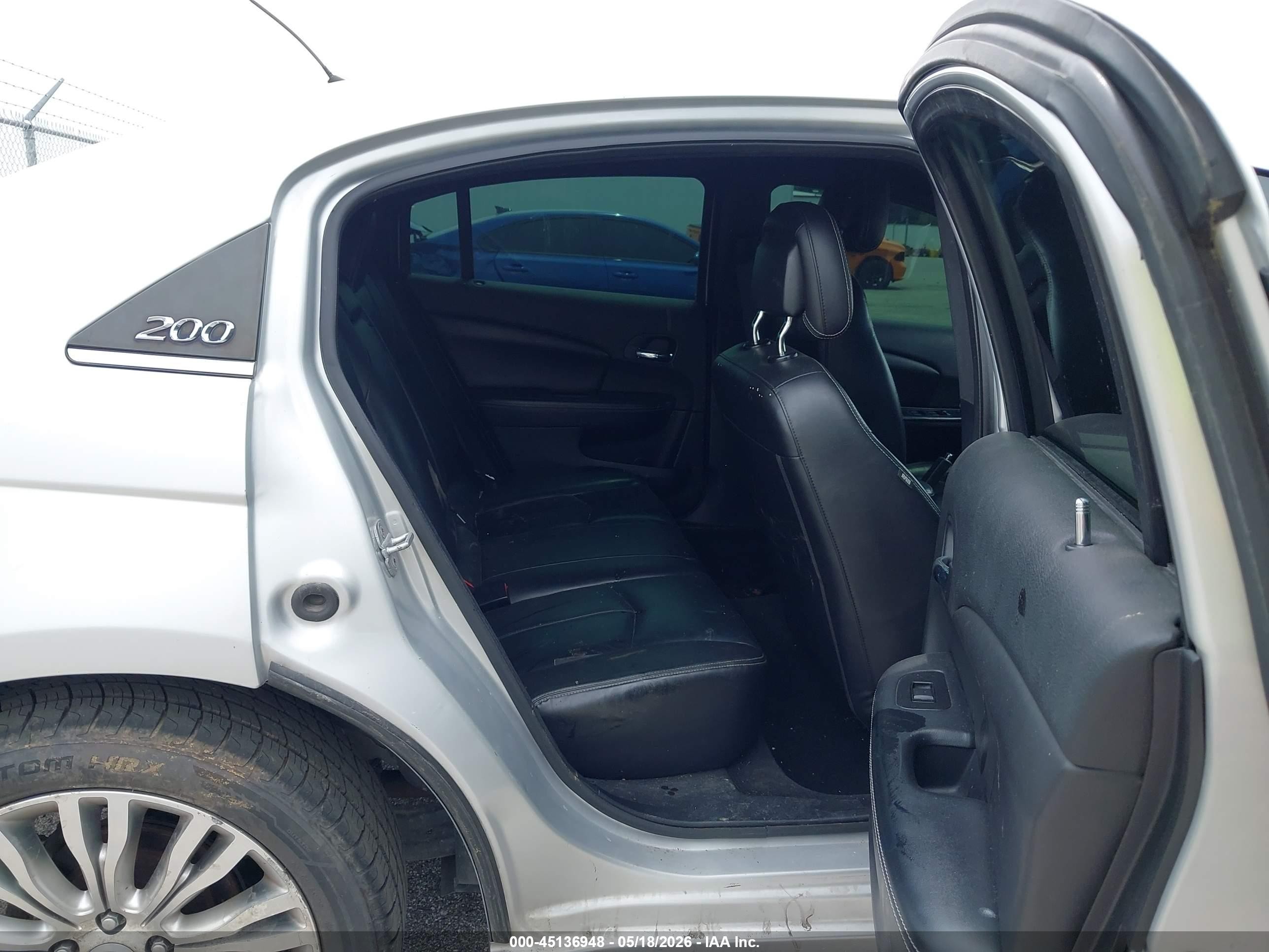 2012 Chrysler 200 Limited Серебряный vin: 1C3CCBCB8CN175394