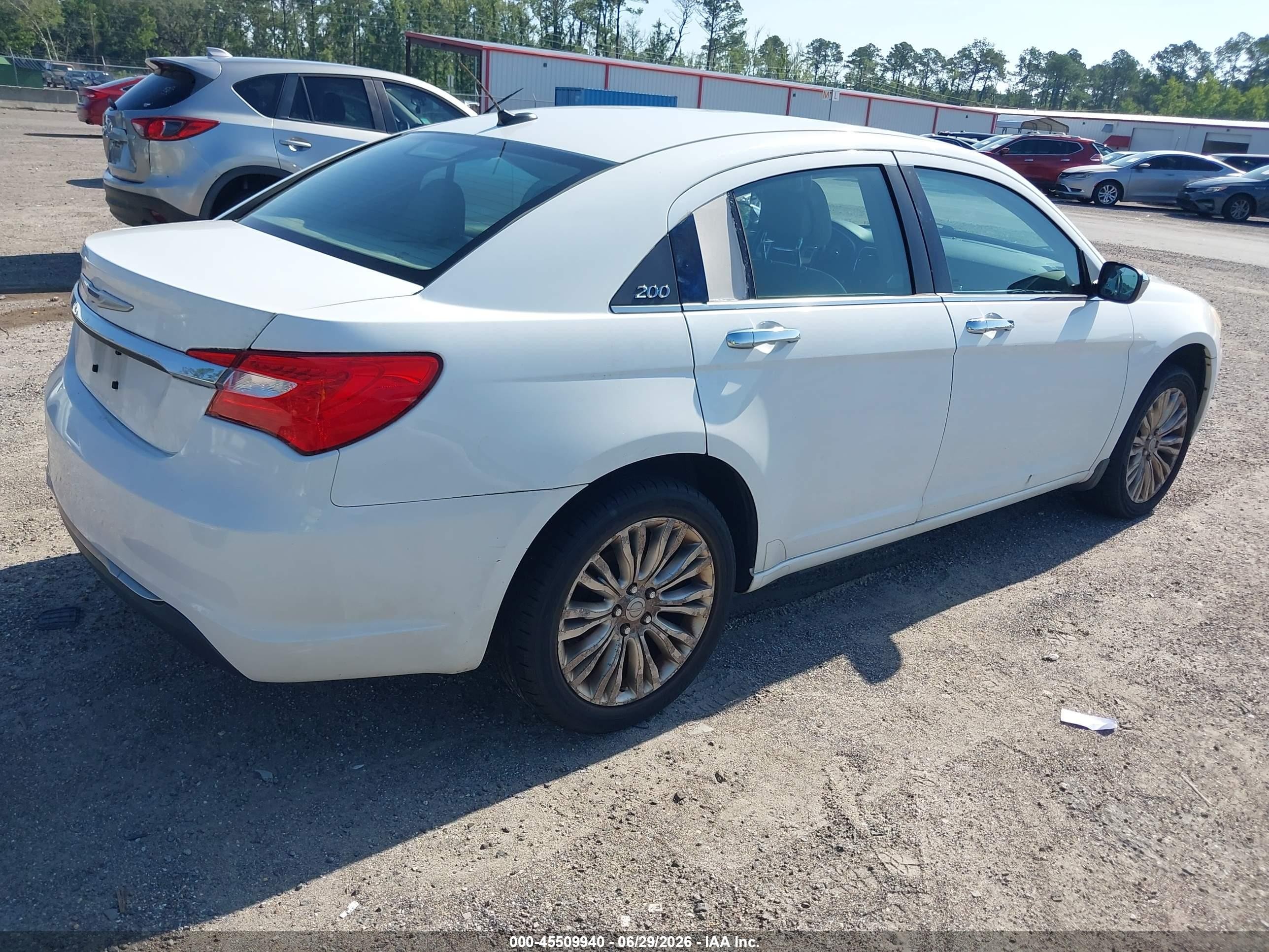 2012 Chrysler 200 Limited White vin: 1C3CCBCBXCN223364