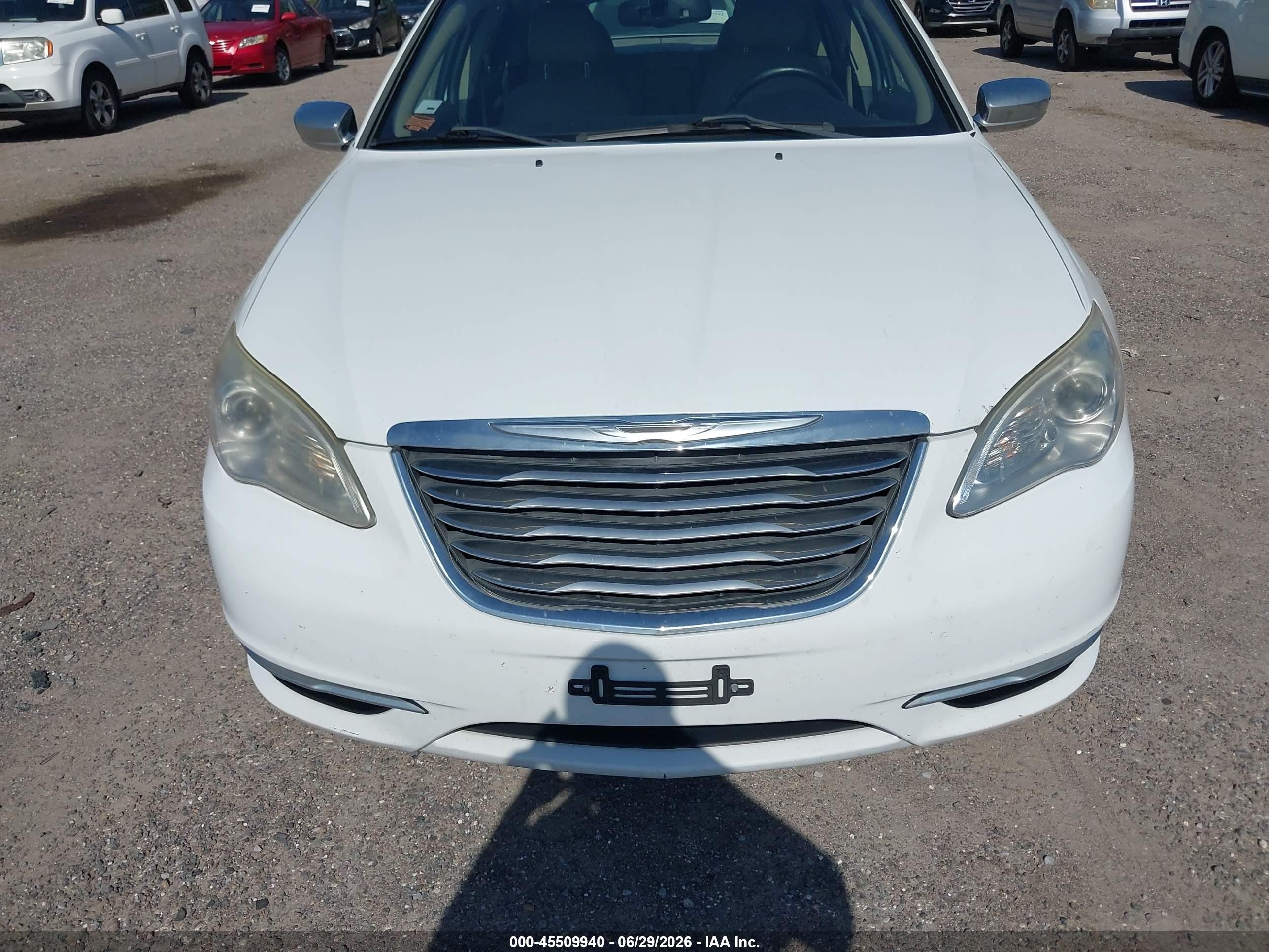 2012 Chrysler 200 Limited White vin: 1C3CCBCBXCN223364