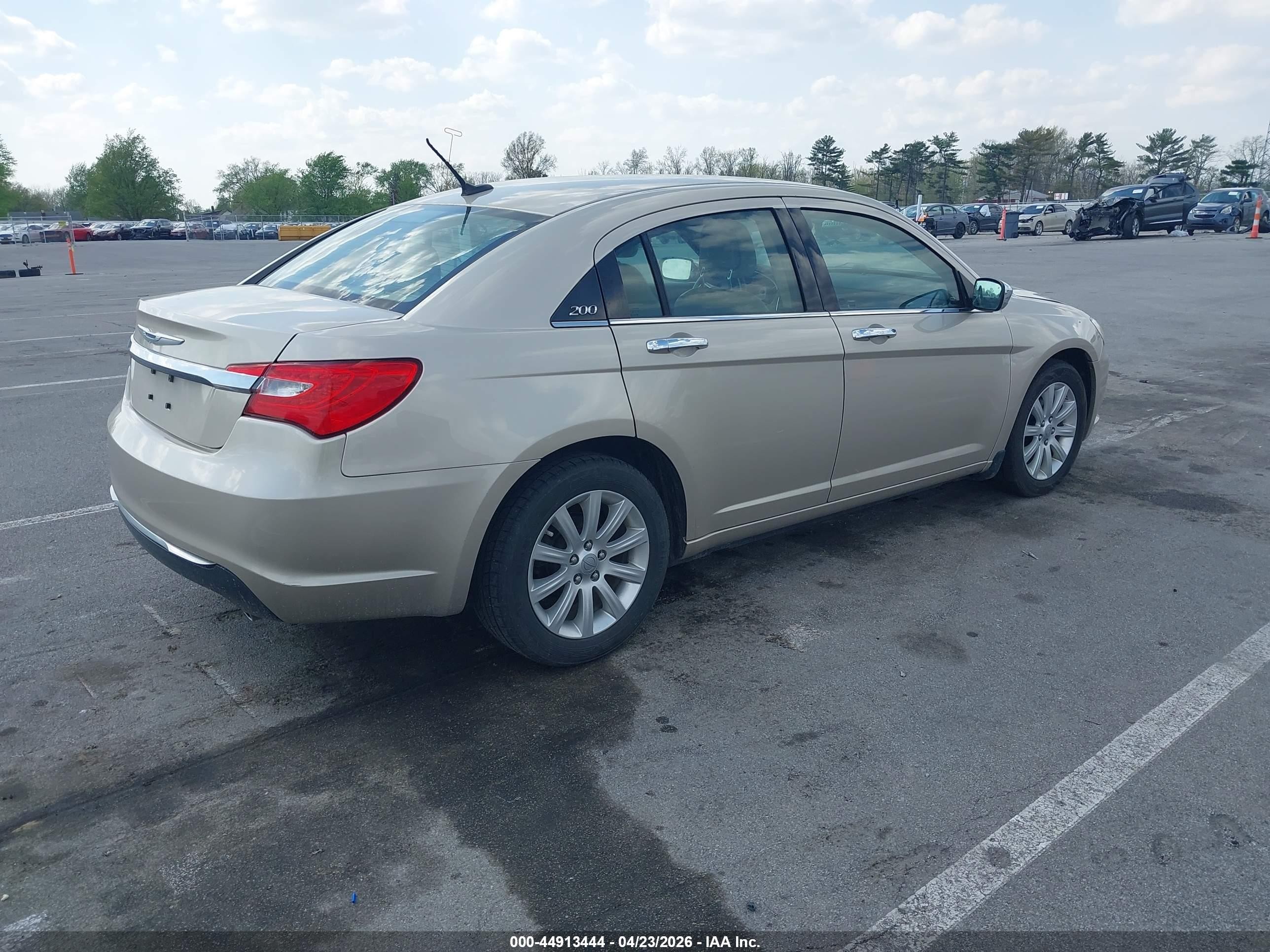 2013 Chrysler 200 Limited Beige vin: 1C3CCBCG0DN571431
