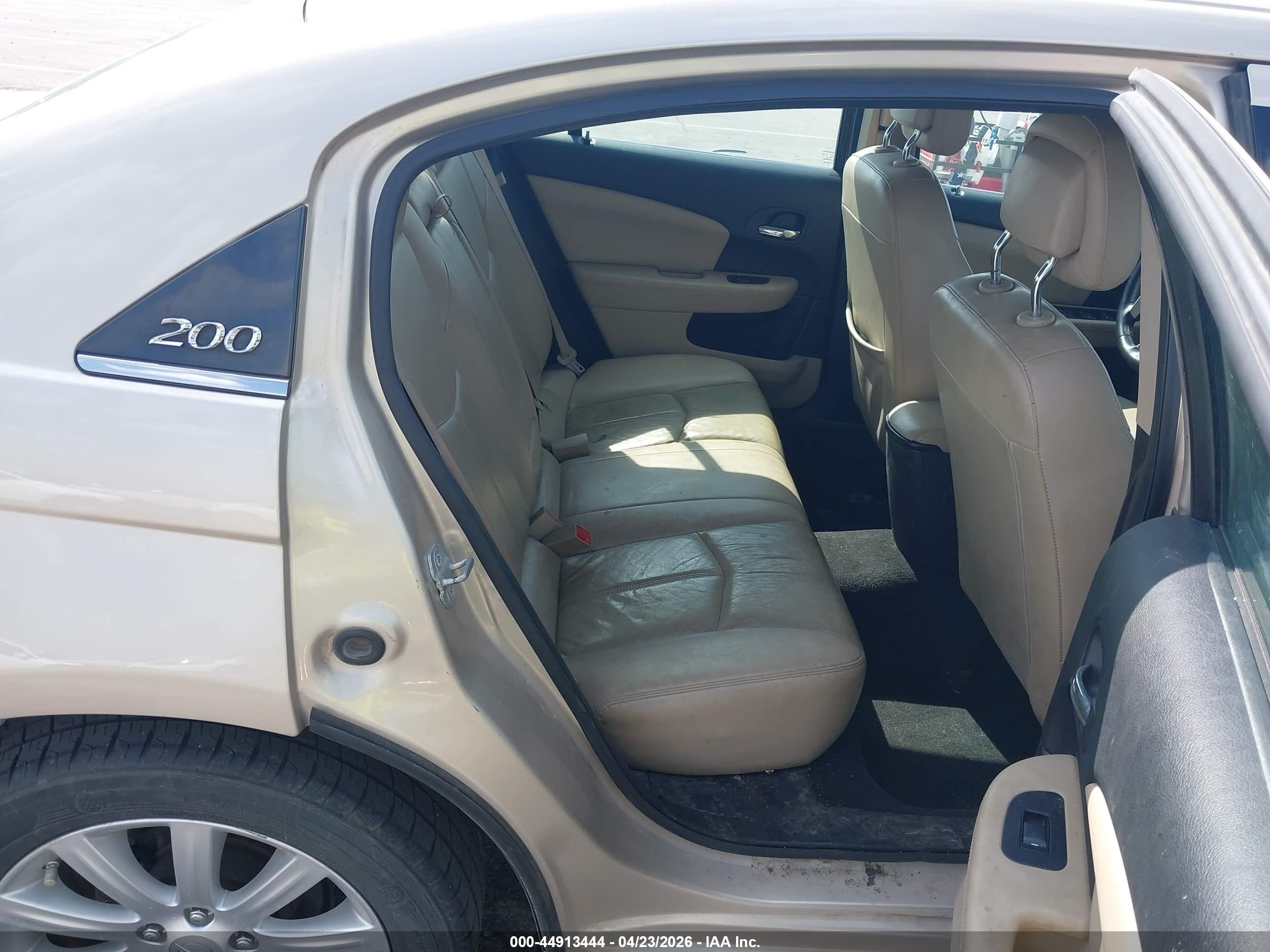 2013 Chrysler 200 Limited Beige vin: 1C3CCBCG0DN571431