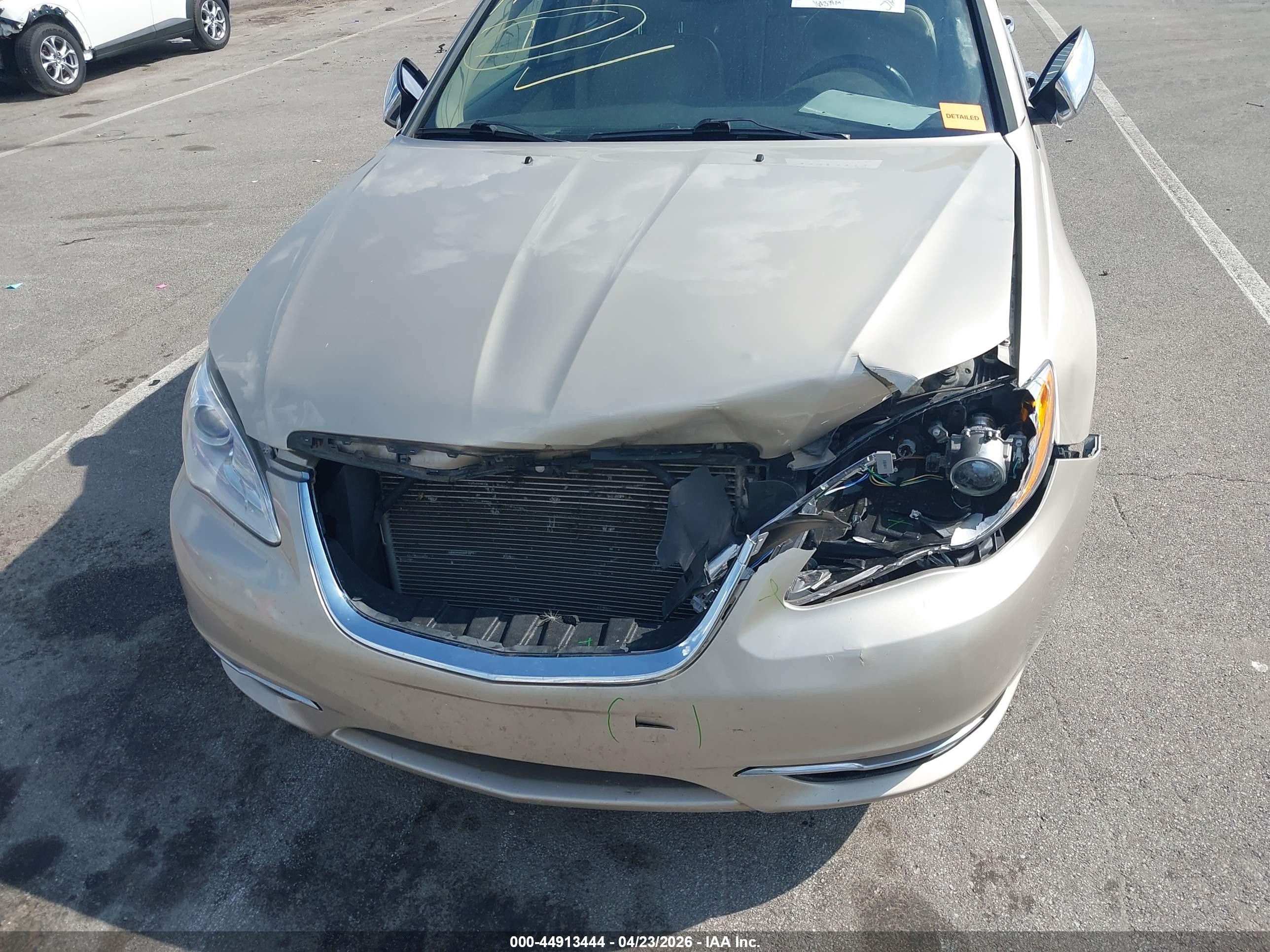 2013 Chrysler 200 Limited Beige vin: 1C3CCBCG0DN571431