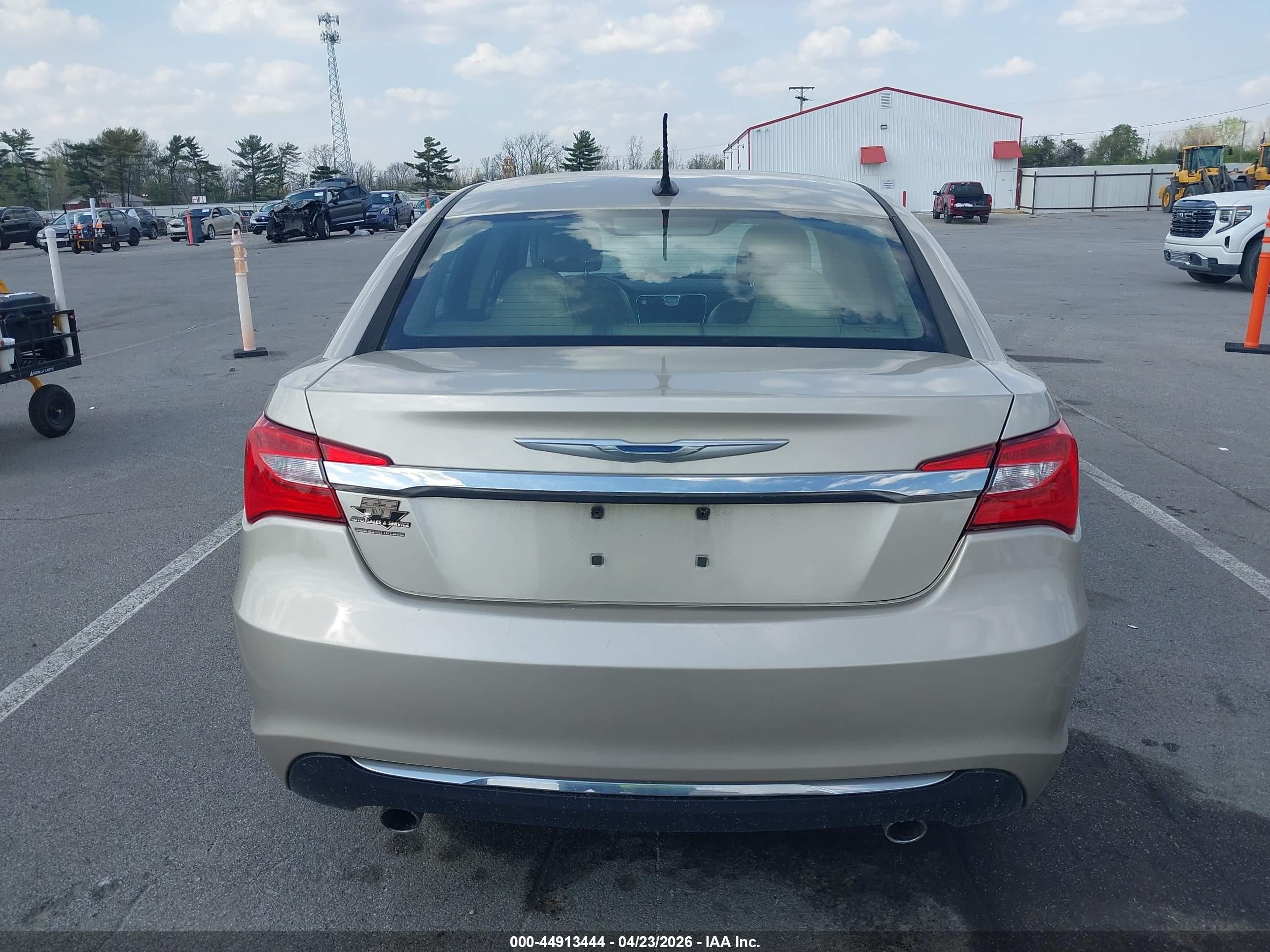 2013 Chrysler 200 Limited Beige vin: 1C3CCBCG0DN571431