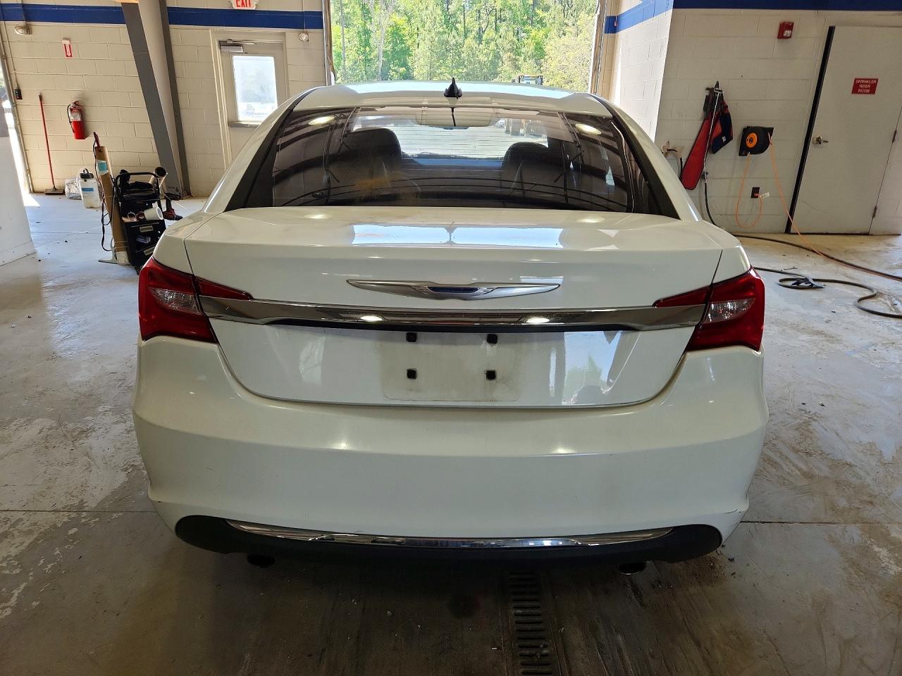 2013 Chrysler 200 Limited Белый vin: 1C3CCBCG1DN523937