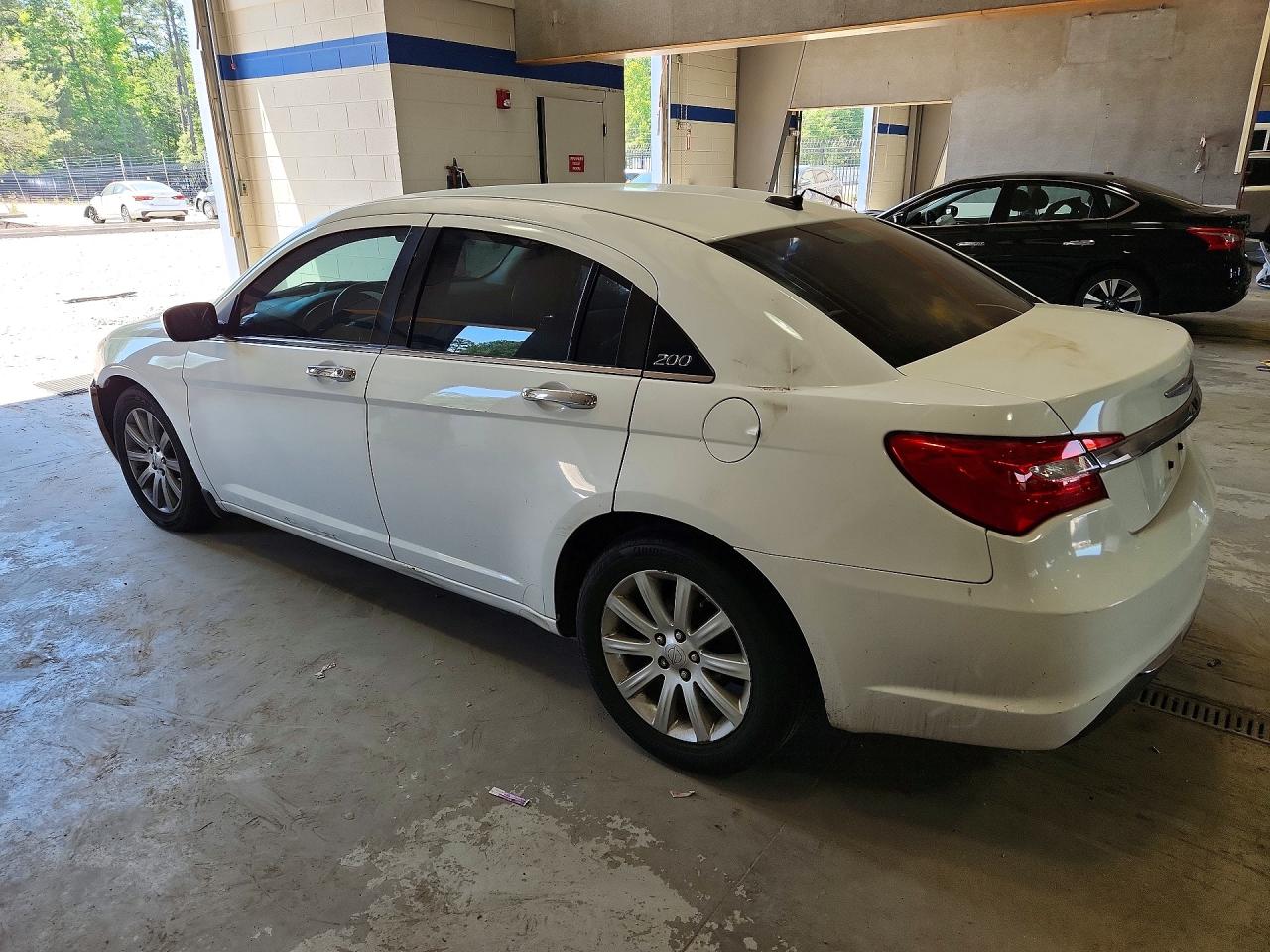 2013 Chrysler 200 Limited Белый vin: 1C3CCBCG1DN523937