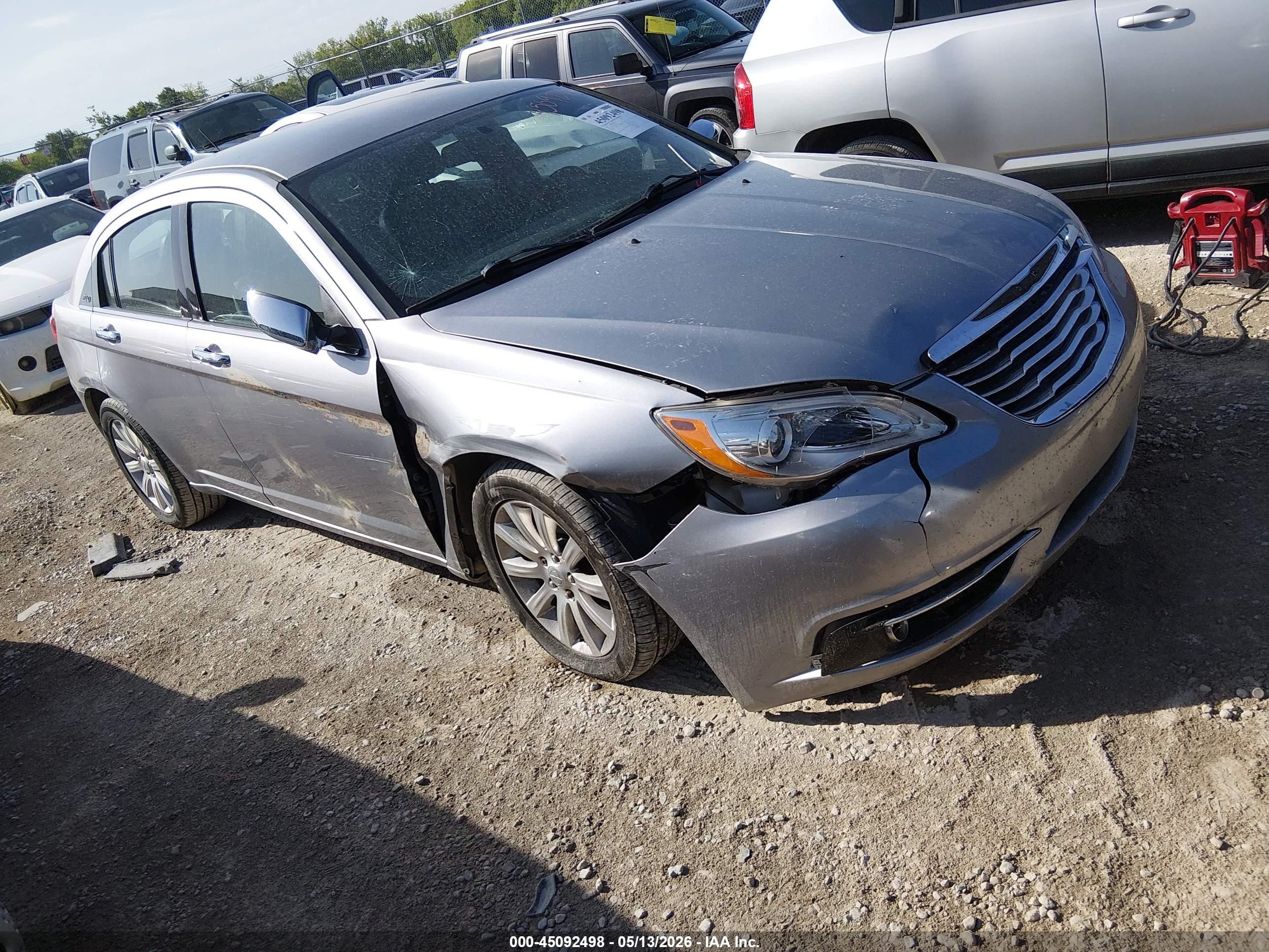 2013 Chrysler 200 Limited Silver vin: 1C3CCBCG1DN570725