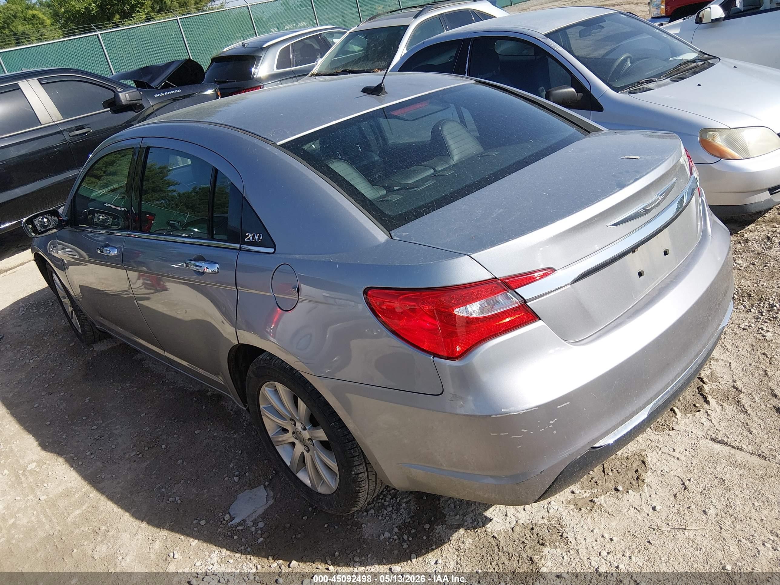 2013 Chrysler 200 Limited Silver vin: 1C3CCBCG1DN570725