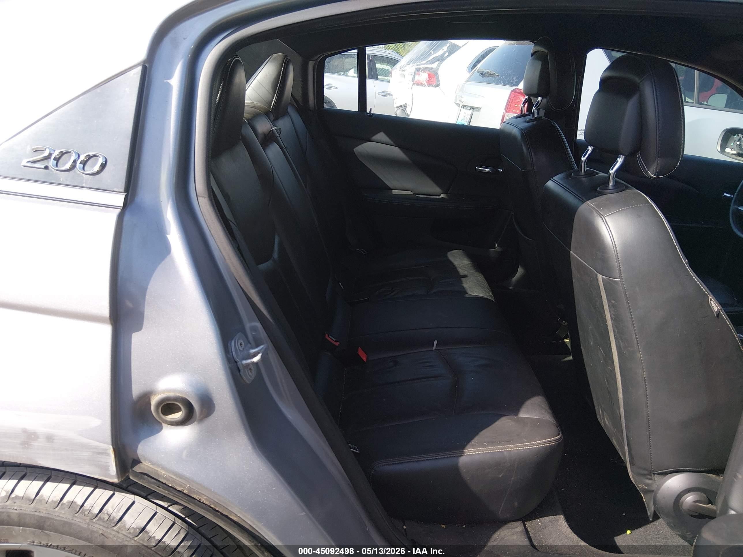 2013 Chrysler 200 Limited Silver vin: 1C3CCBCG1DN570725