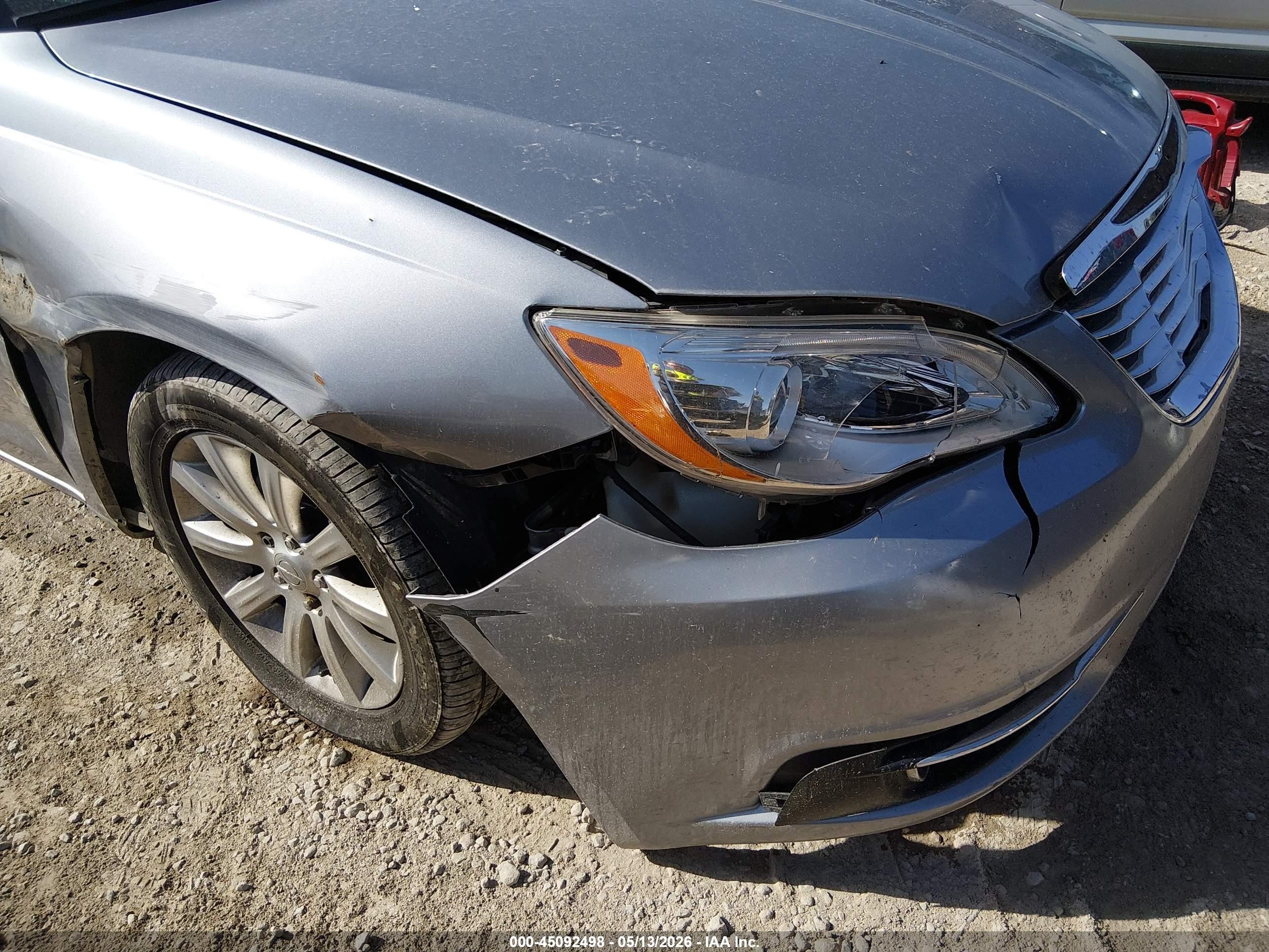 2013 Chrysler 200 Limited Silver vin: 1C3CCBCG1DN570725